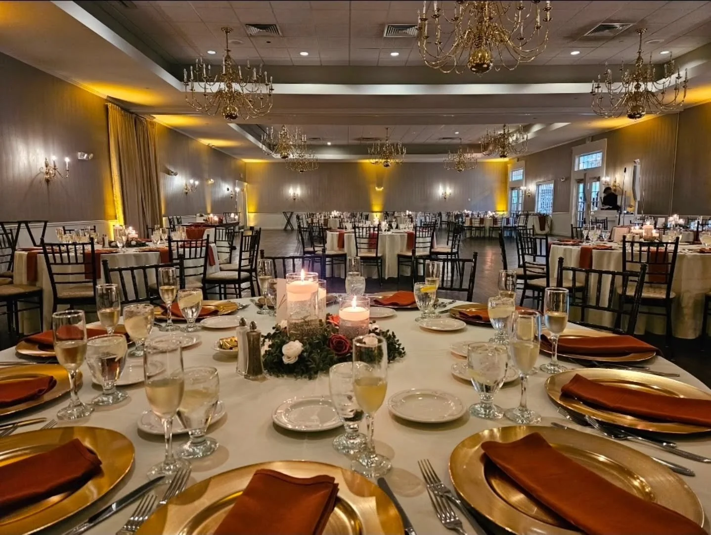 ✨&nbsp;Recently engaged?&nbsp;✨
Discover timeless elegance at&nbsp;The Chocksett Inn, where your wedding is the only celebration of the day.

Our venue offers a sophisticated ballroom, picturesque garden ceremony space, 27 overnight guest rooms, brid