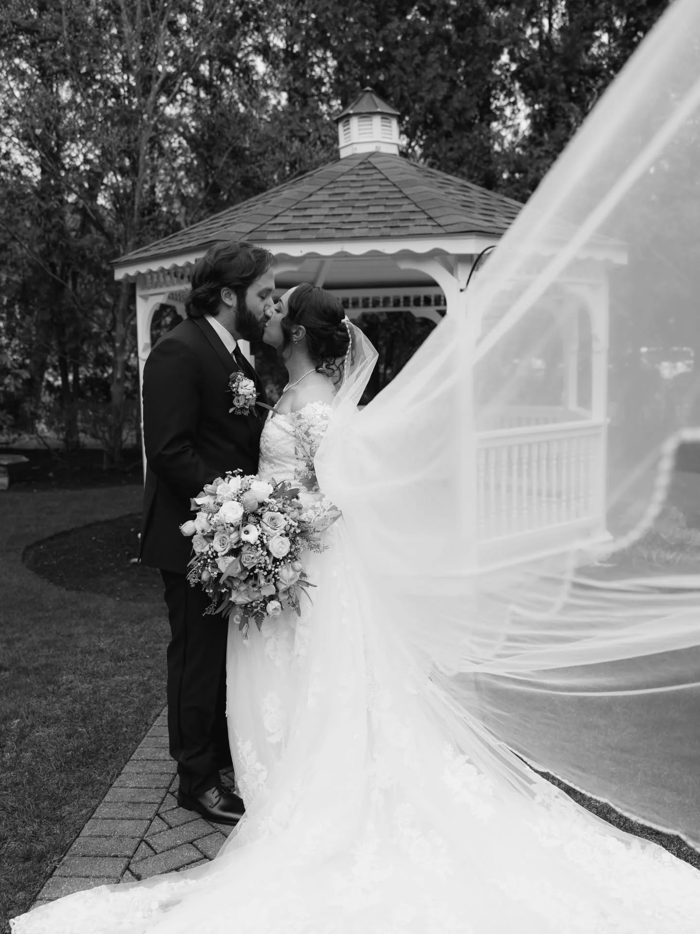 Classic Romance with an April Glow✨️
📸@akphotographyma 
#WeddingVenue #aprilweddings #weddings #engaged #WeddingPlanning