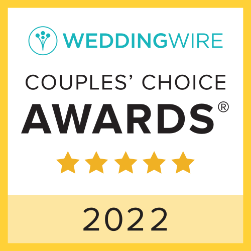 WeddingWire Couples' Choice Awards 2022 badge with five gold stars and a light yellow border.