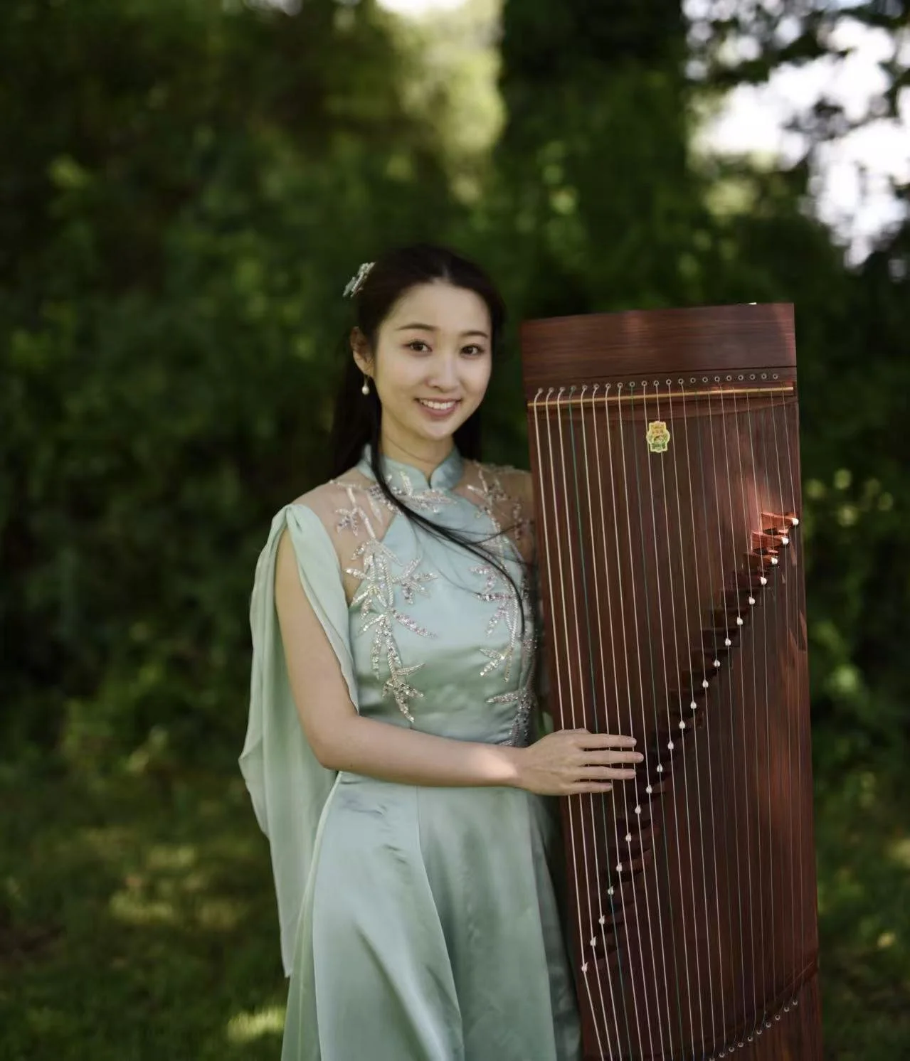 Guzheng Performer