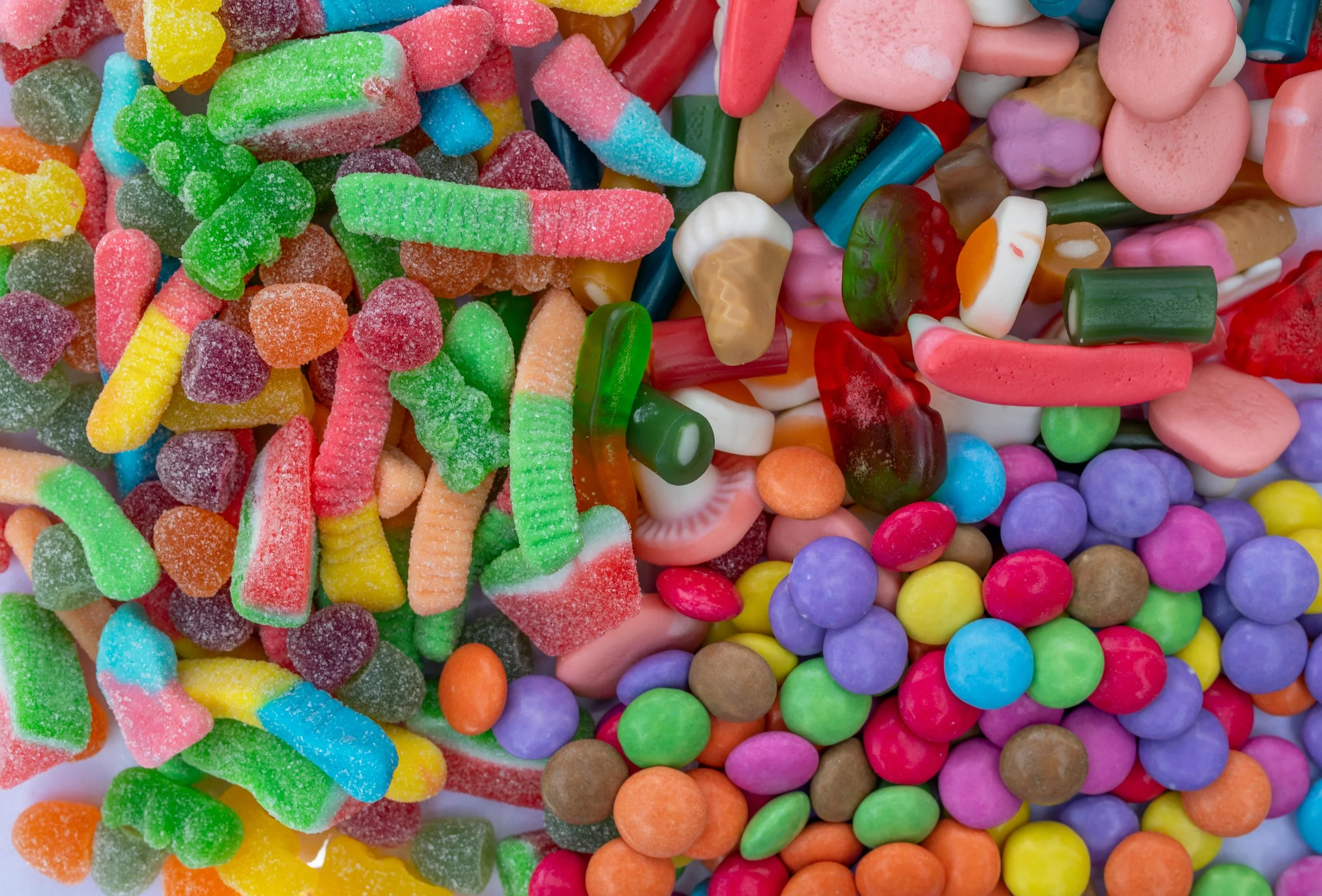 The artificial dye problem in kids' vending snacks