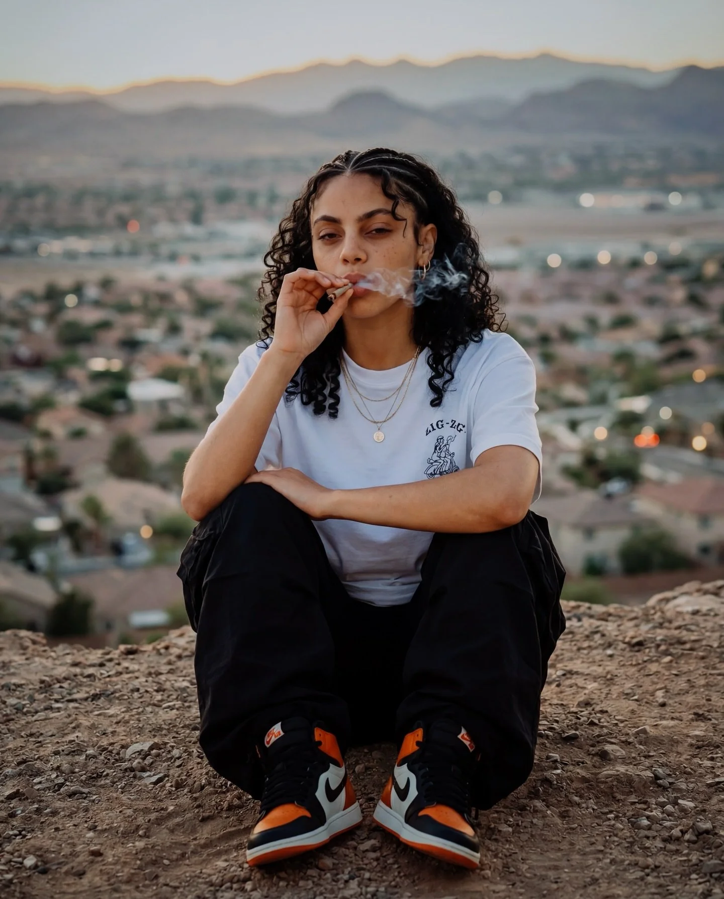 When they zig, I zag 😮&zwj;💨 @zigzagworld 
.
.
.
.
.
#slimedot #streetwear #zigzag #vegas #newedition