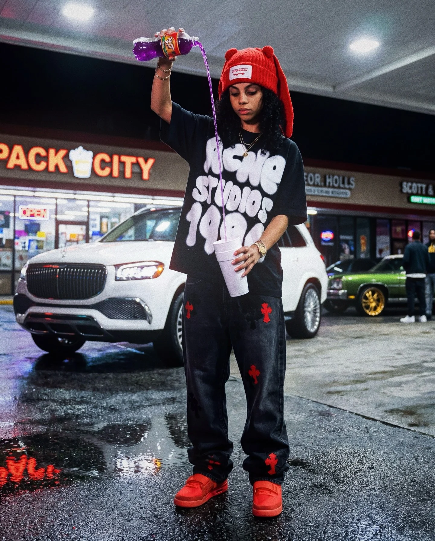 I need somebody who know I gotta po&rsquo; up in Tahitian Treat🤌
.
.
.
.
.
.
.
#slimedot #streetwear #chromehearts #acnestudios #airyeezy