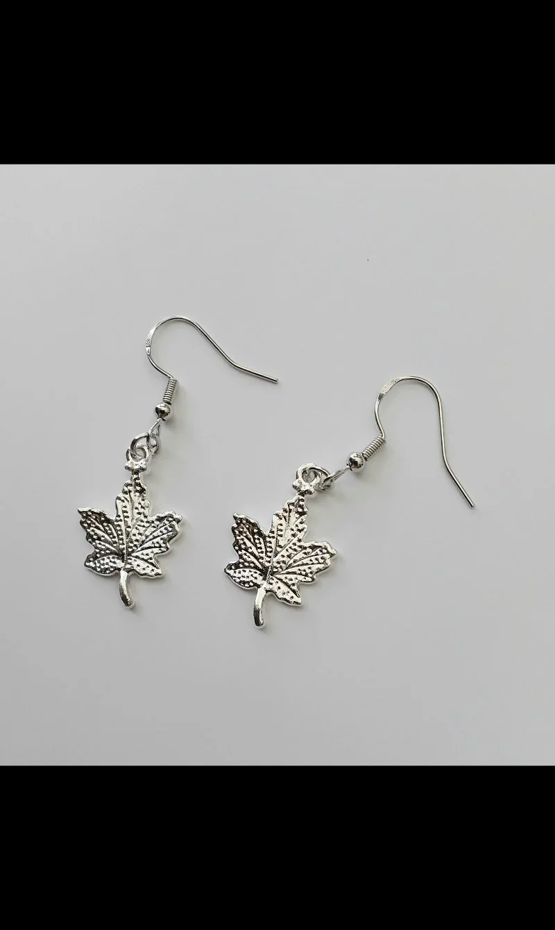 1 Pair • Silver Maple Leaf Drop Earrings 925P Ear Wires