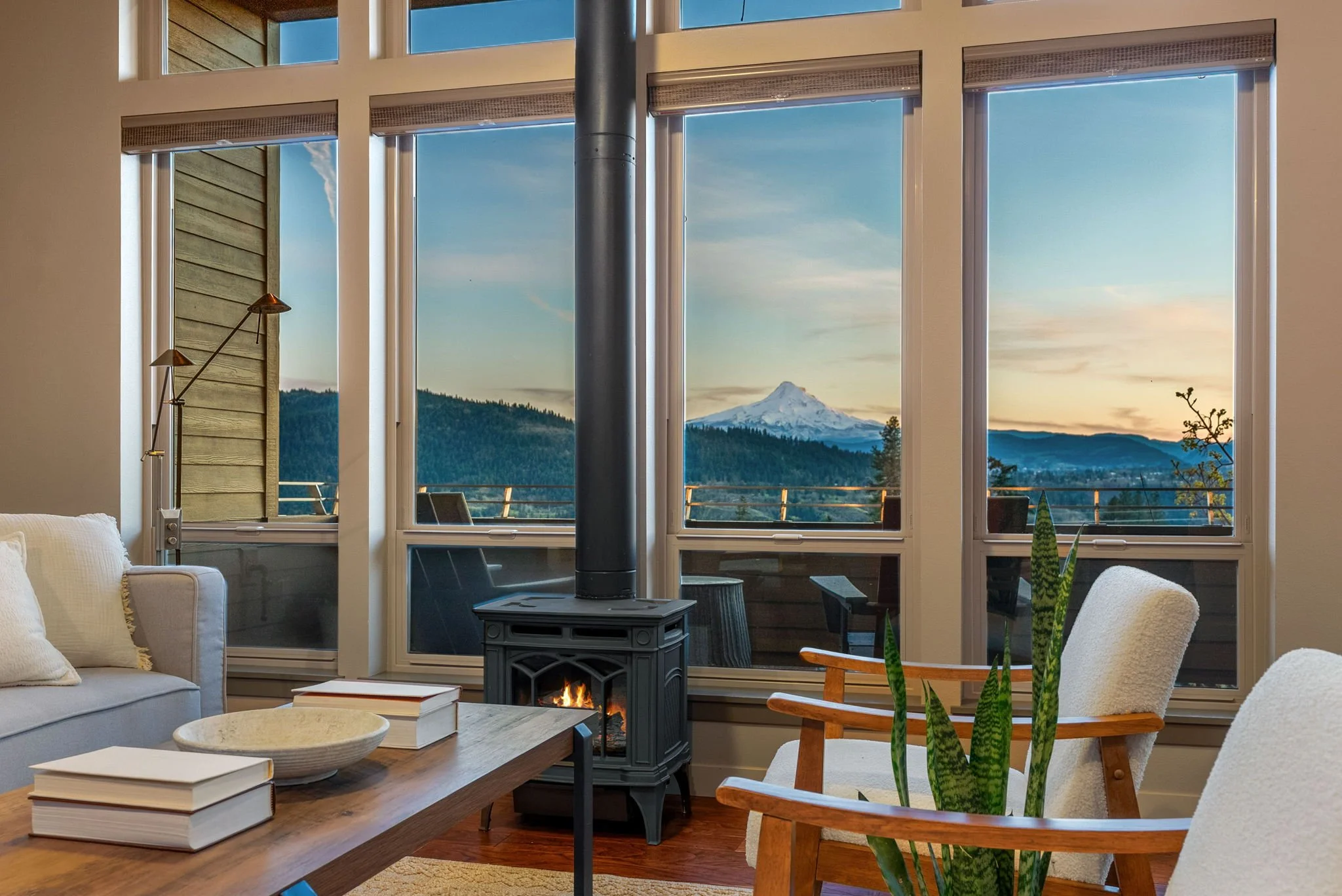 1-web-or-mls-591_Grandview_int_001.jpg