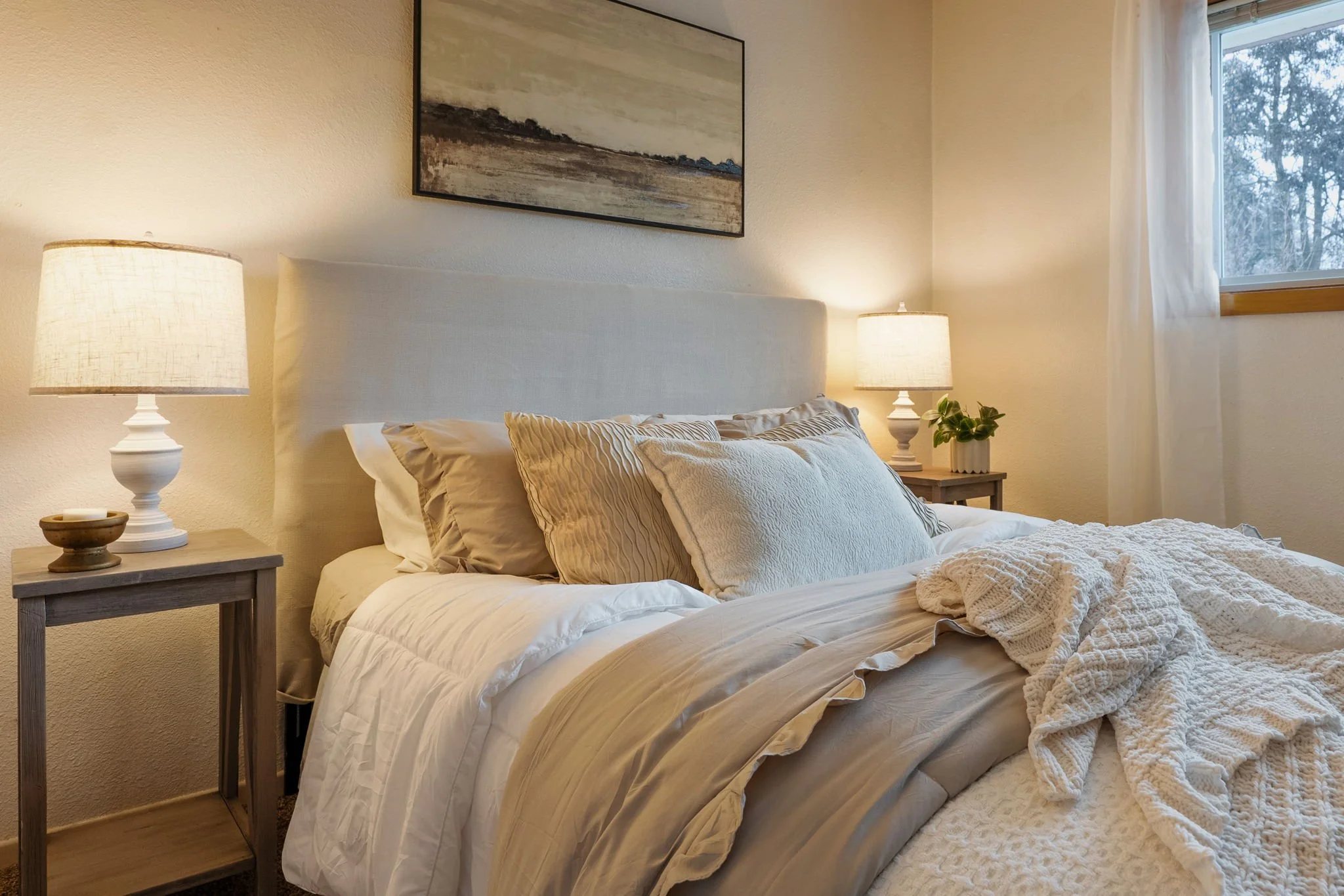 5-web-or-mls-756-NE-Fields_BarnesWood-005.jpg