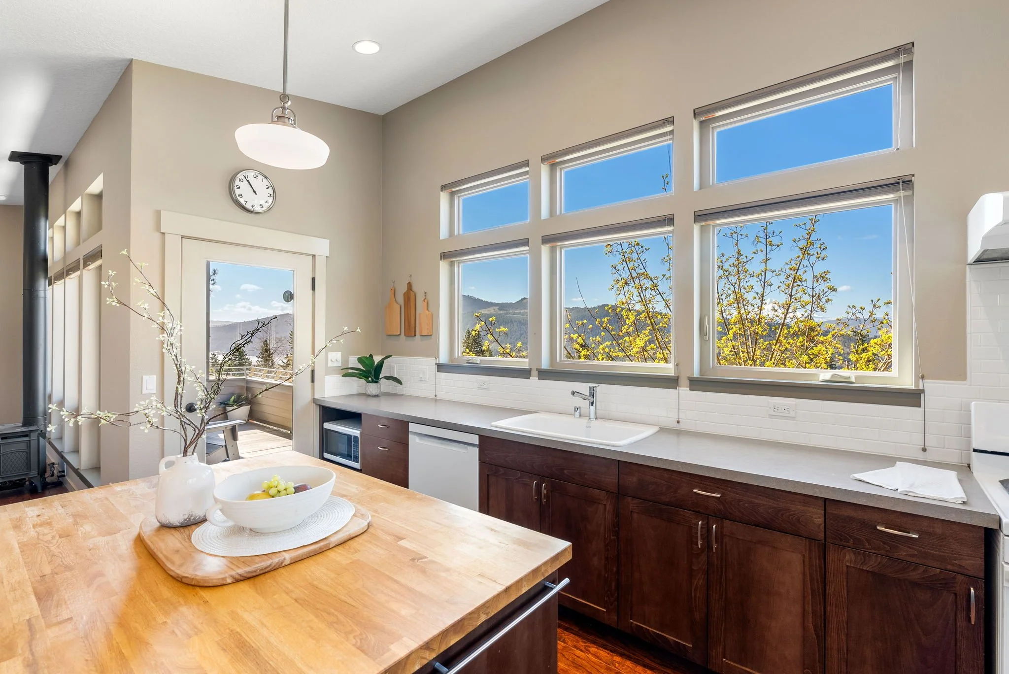 2-web-or-mls-591_Grandview_int_002.jpg