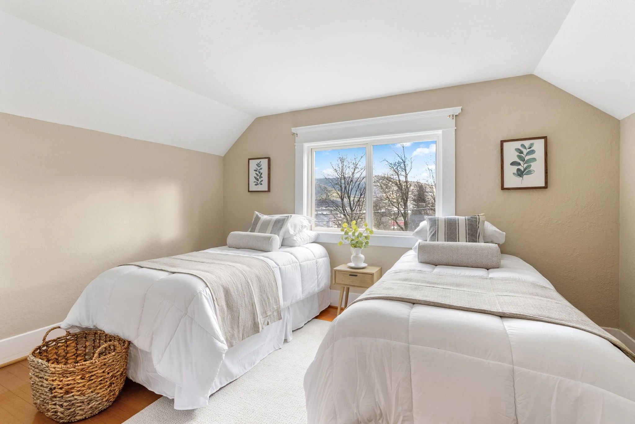 13-web-or-mls-BarnesWood_801Cascade-012.jpg