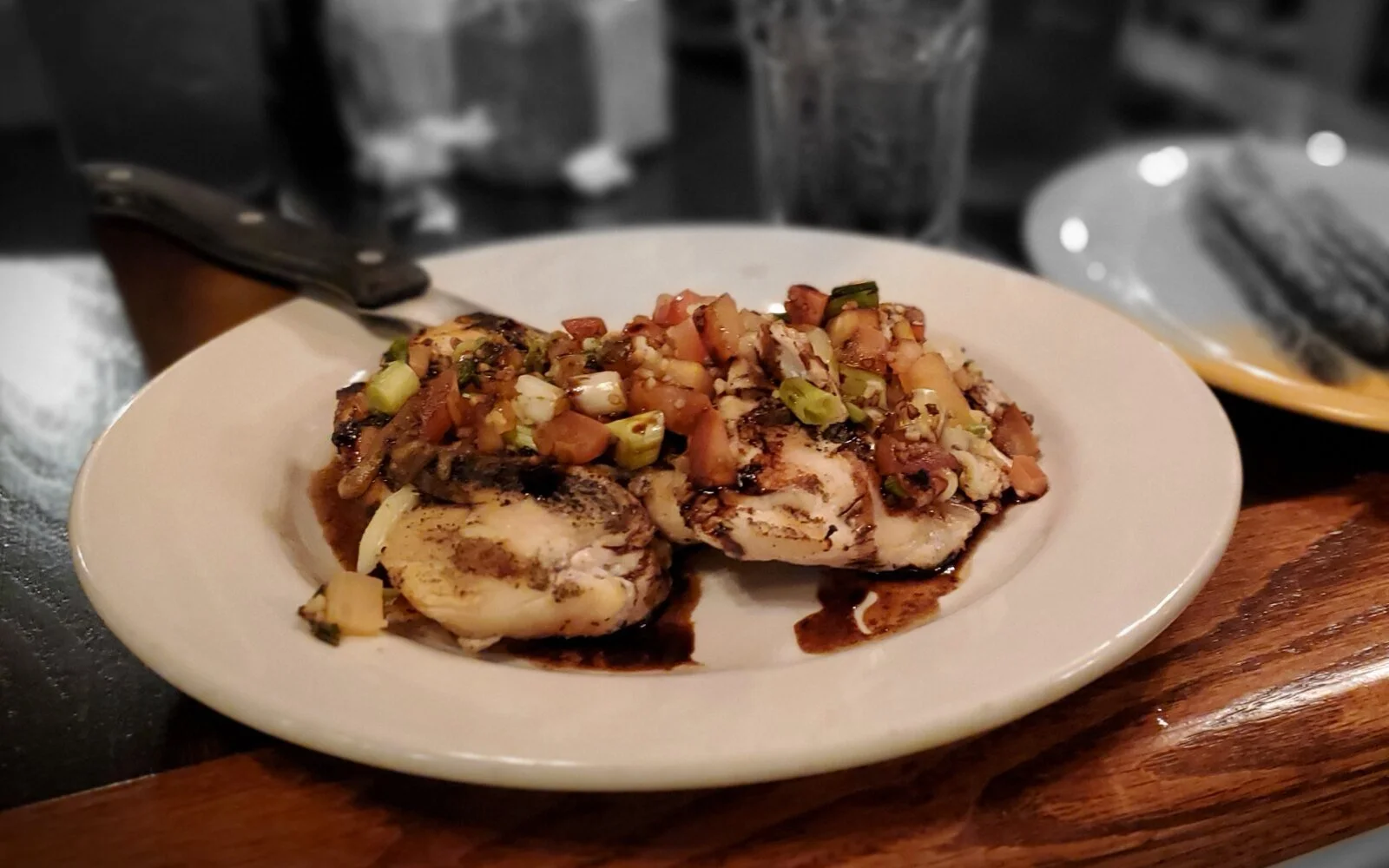 Freshly prepared grilled chicken entree served at Frisco’s Grill & Pub in Cuba, Missouri.