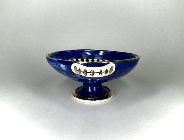 Miss Americana (Bee with Flowers), 23k Gold and Glazed Stoneware, 3.5"H x 8.25"W x 7"D, 2025
