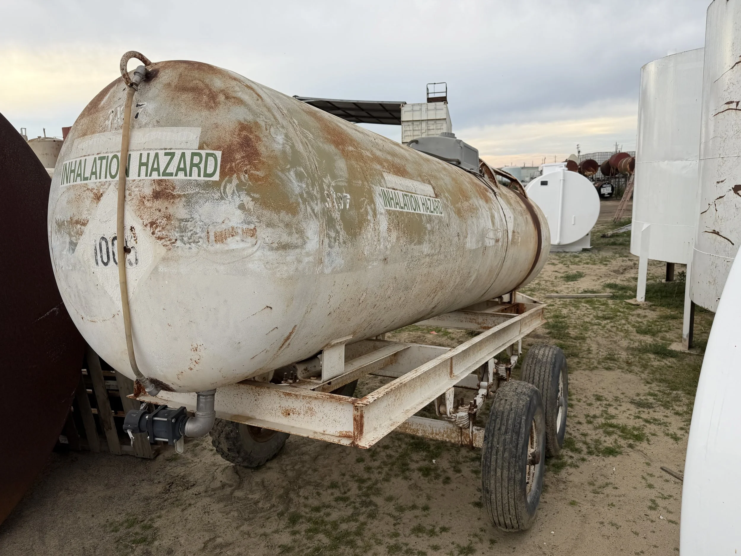 A27: (4) 1,000 Gallon Nurse Tanks