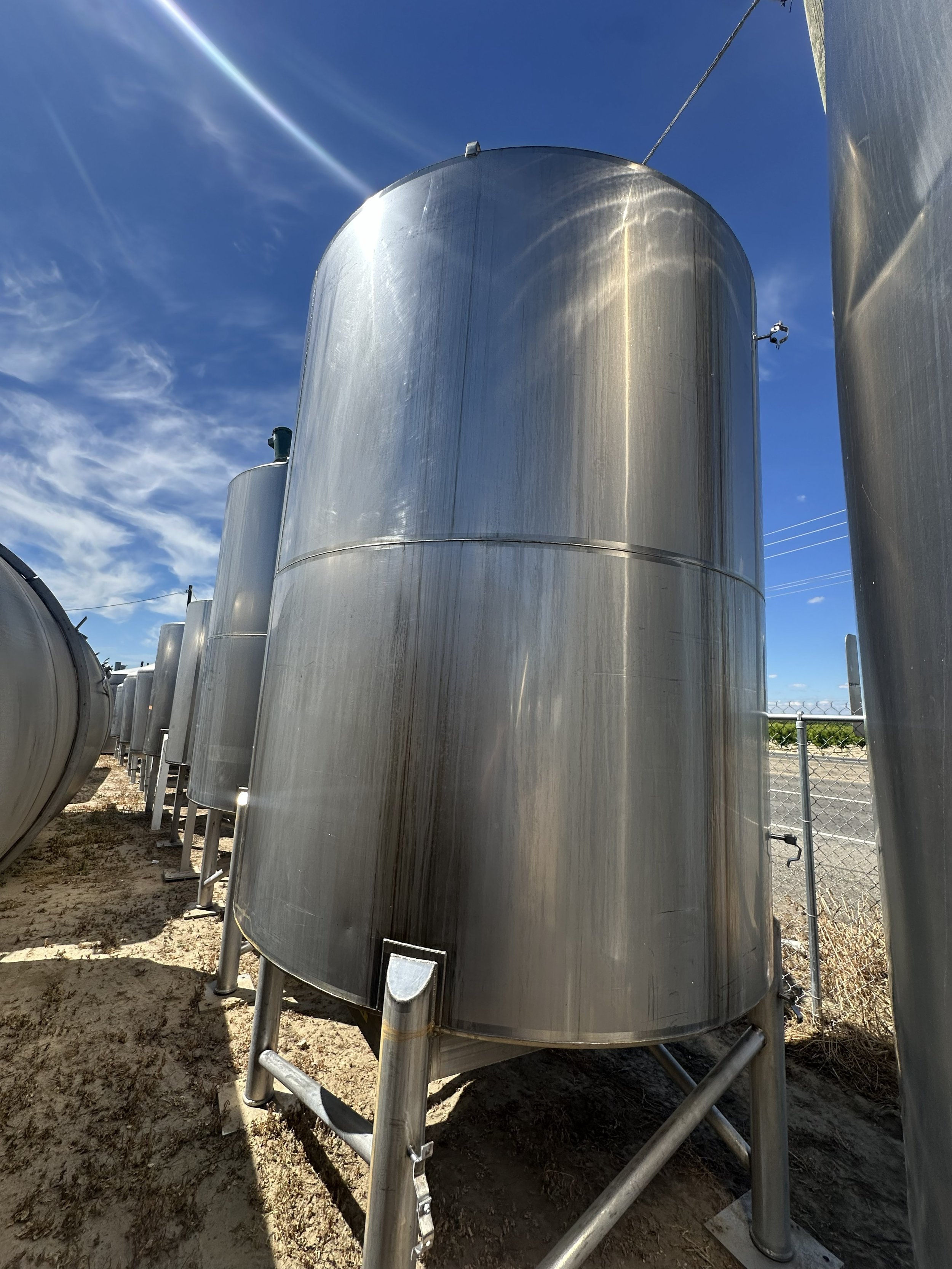 A34 2026 stainless 1500 gallons coned bottom food grade