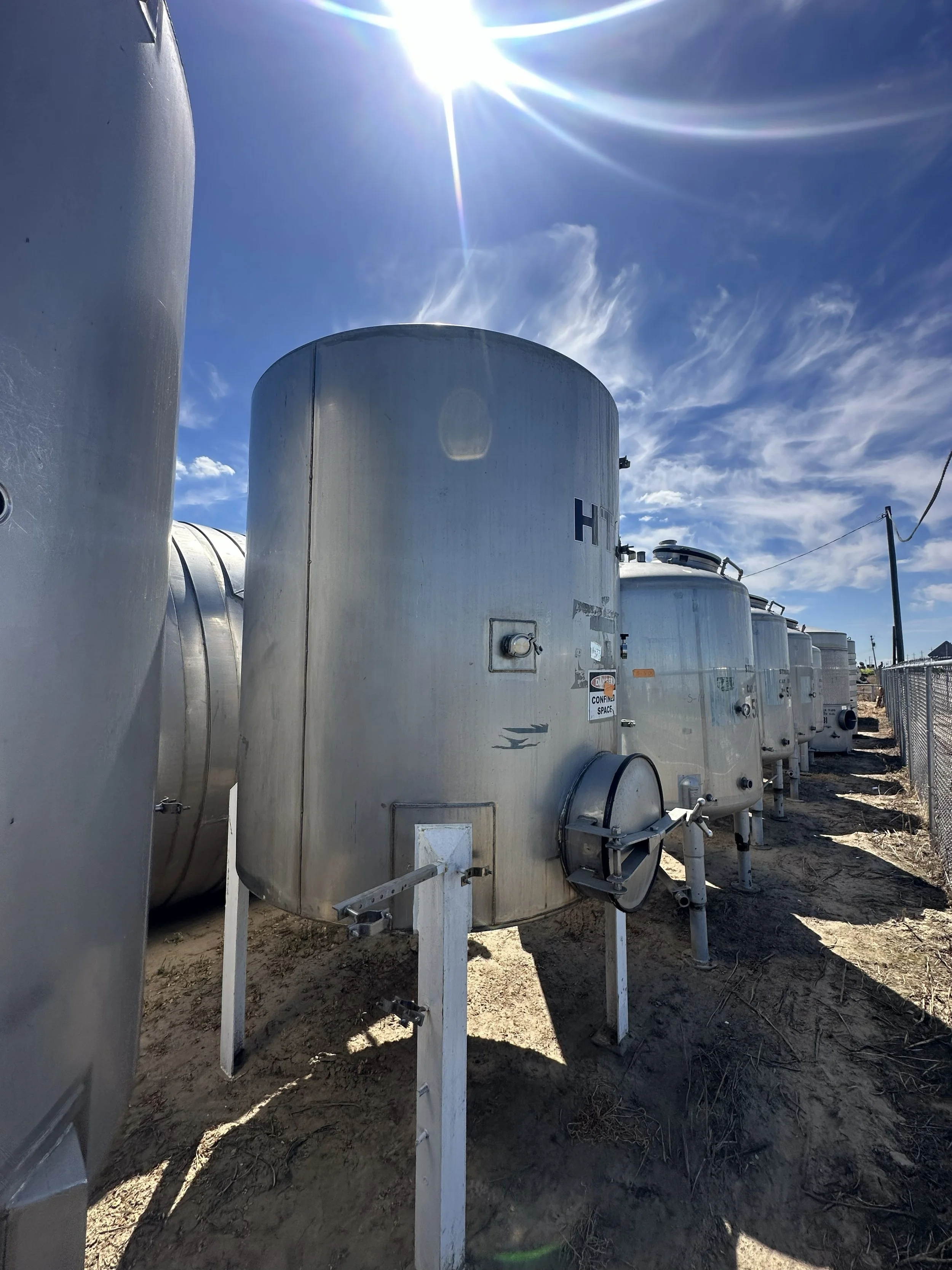 A37 2026 stainless 1,000 gallons on legs