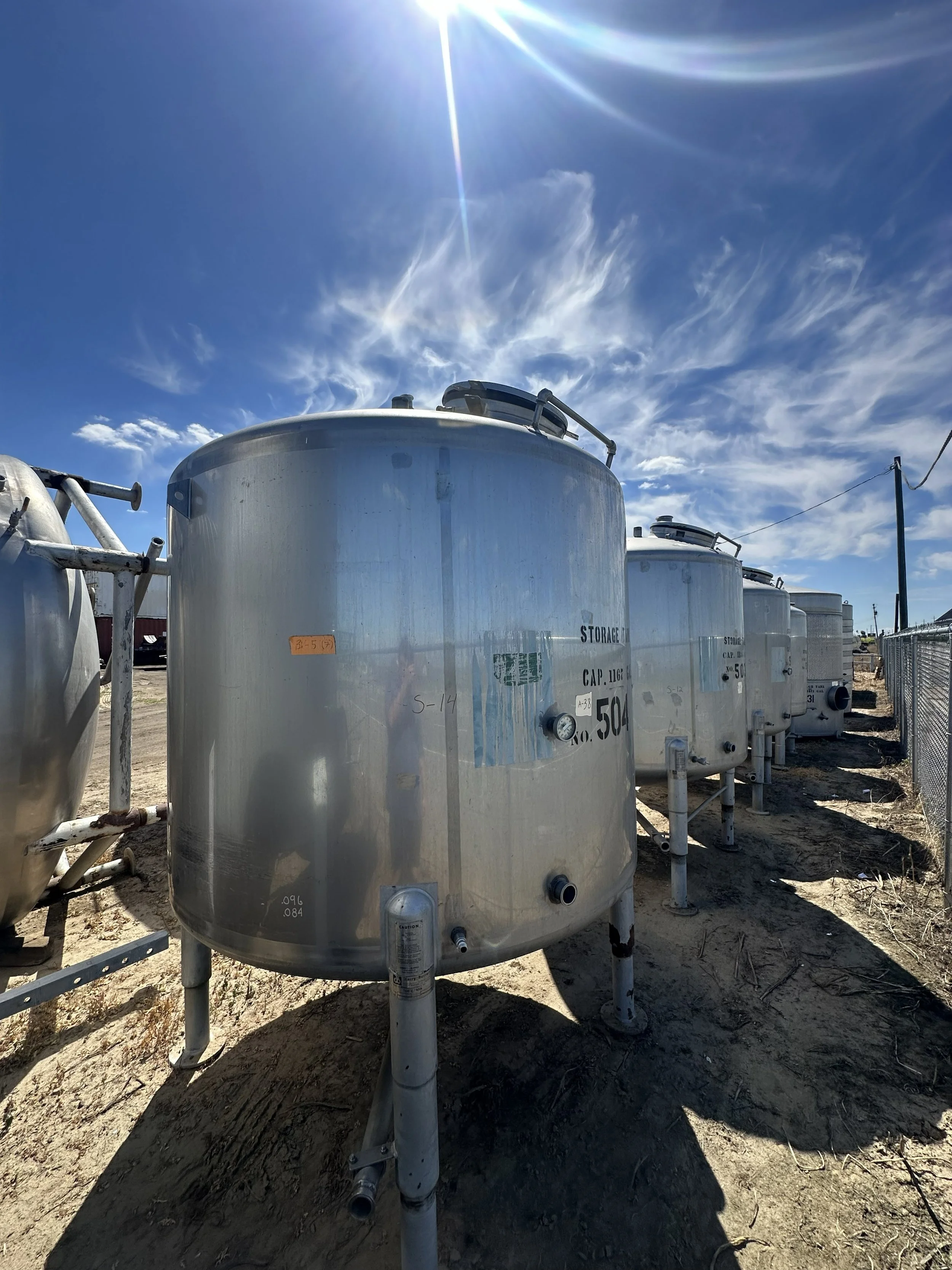 A38 2026 stainless 1,100 gallons dish bottom process tank on legs