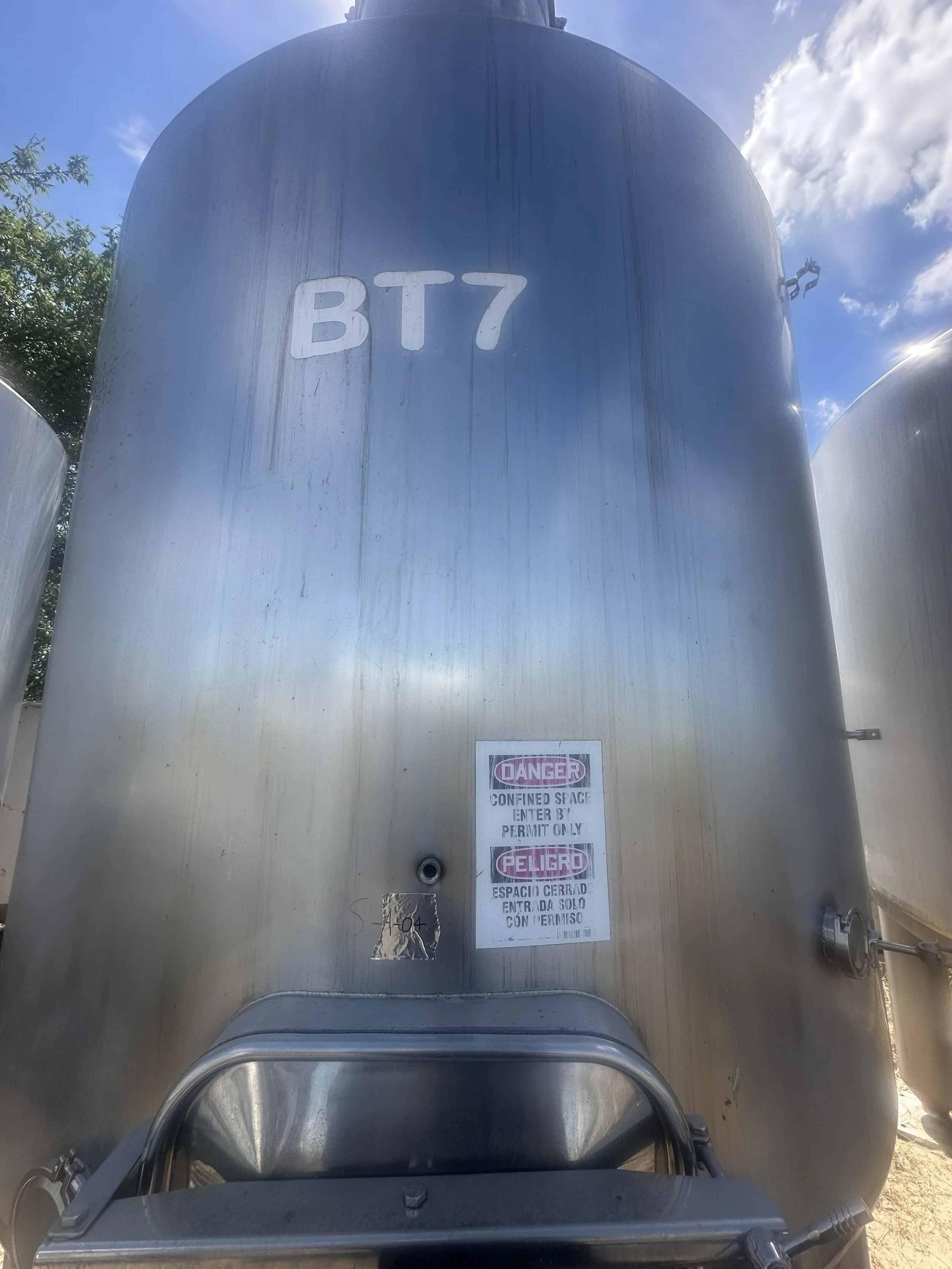 A4 2026 304 stainless 1,000 gallons coned bottom on legs food grade