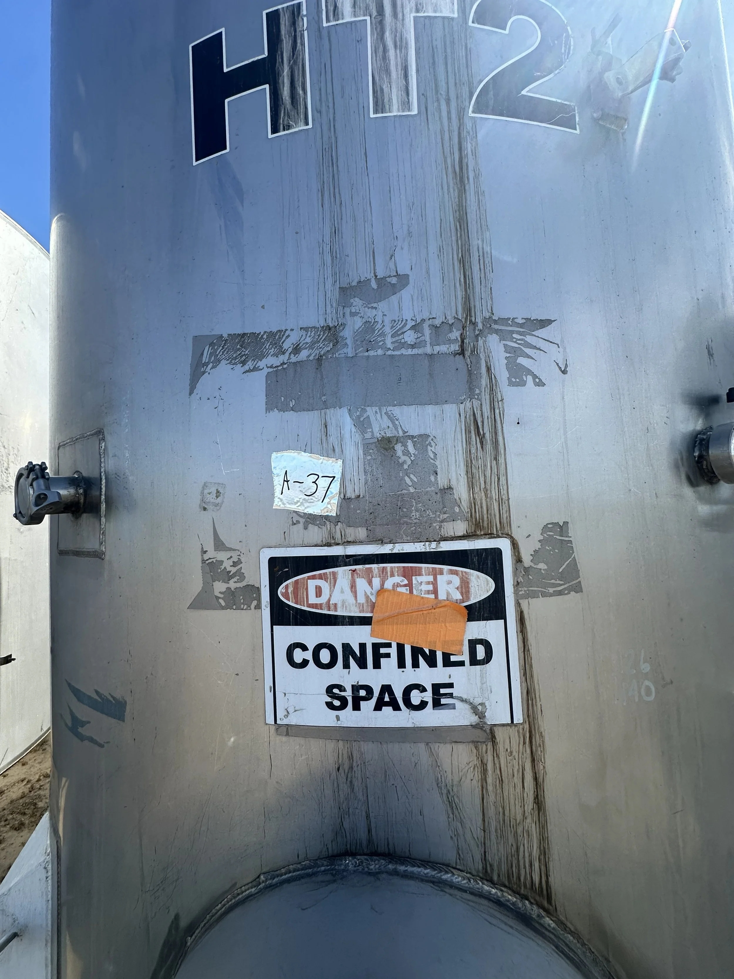 A37 2026 stainless 1,000 gallons on legs