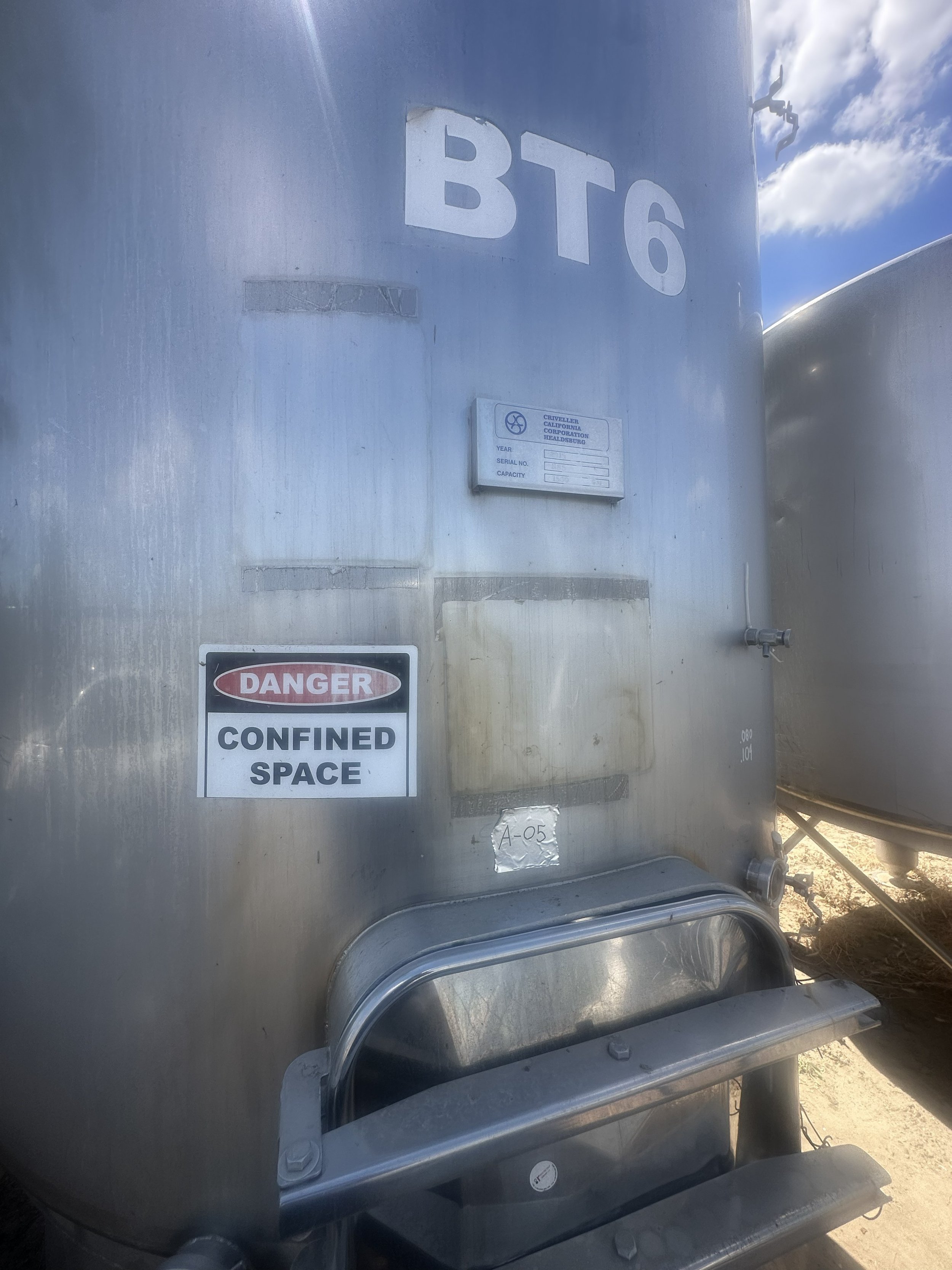A5 2026 304 stainless 1,500 gallons 6'6" diameter x 12' tall coned bottom on legs food grade