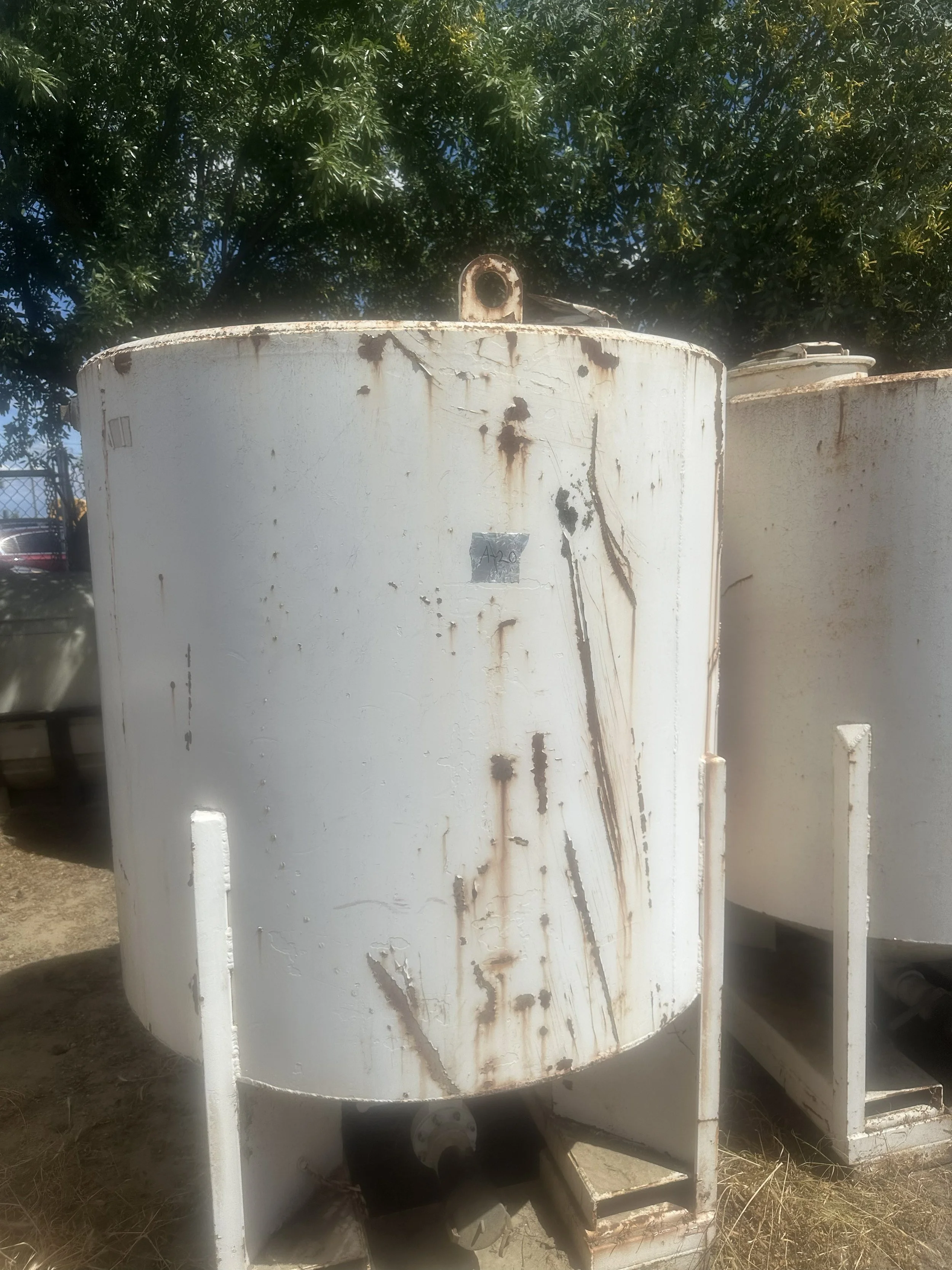 A20 2026 carbon steel 800 gallons coned bottom tank on legs