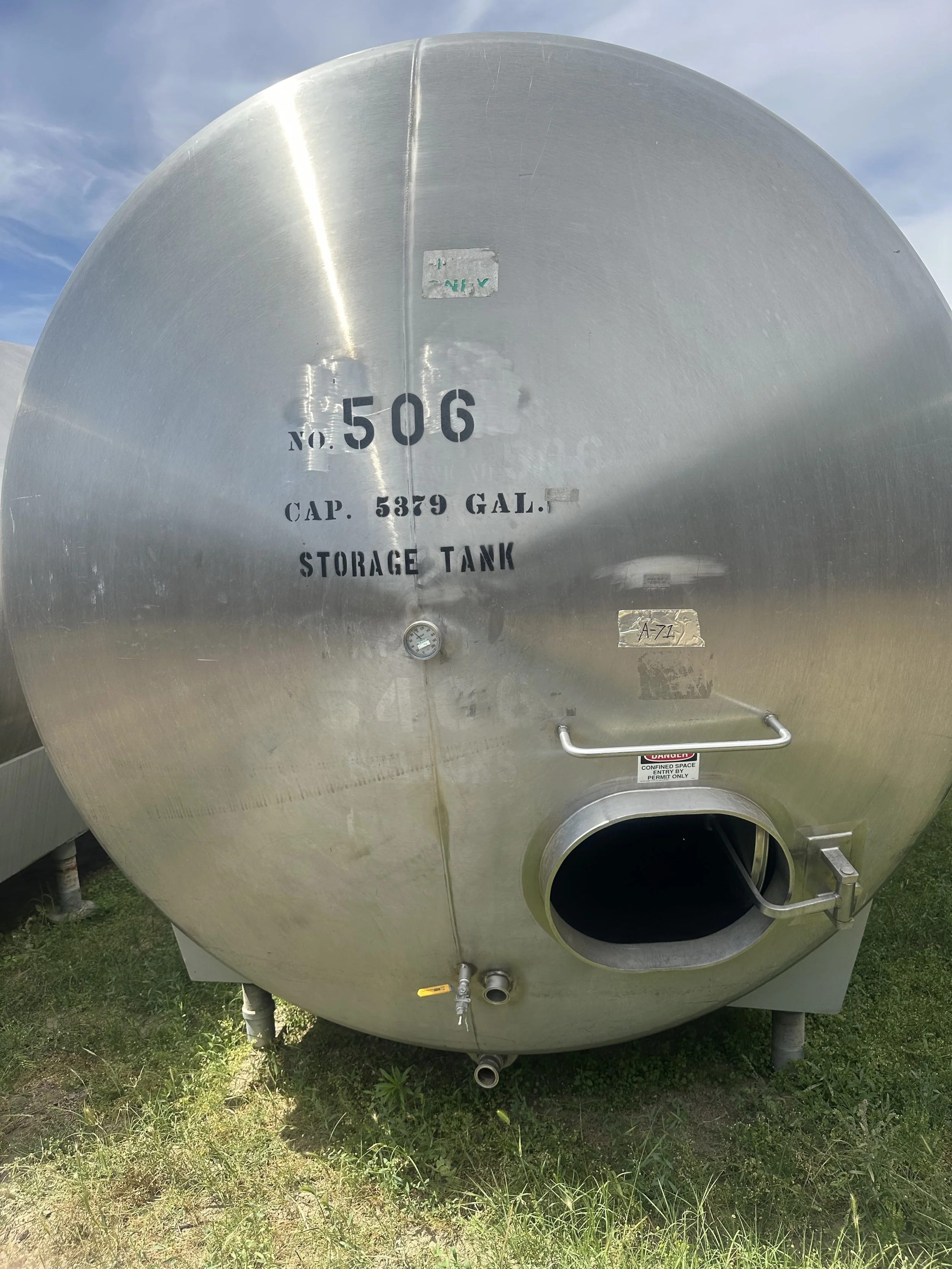 A75 2026: 5,300 gallon stainless steel food grade/ wine tank