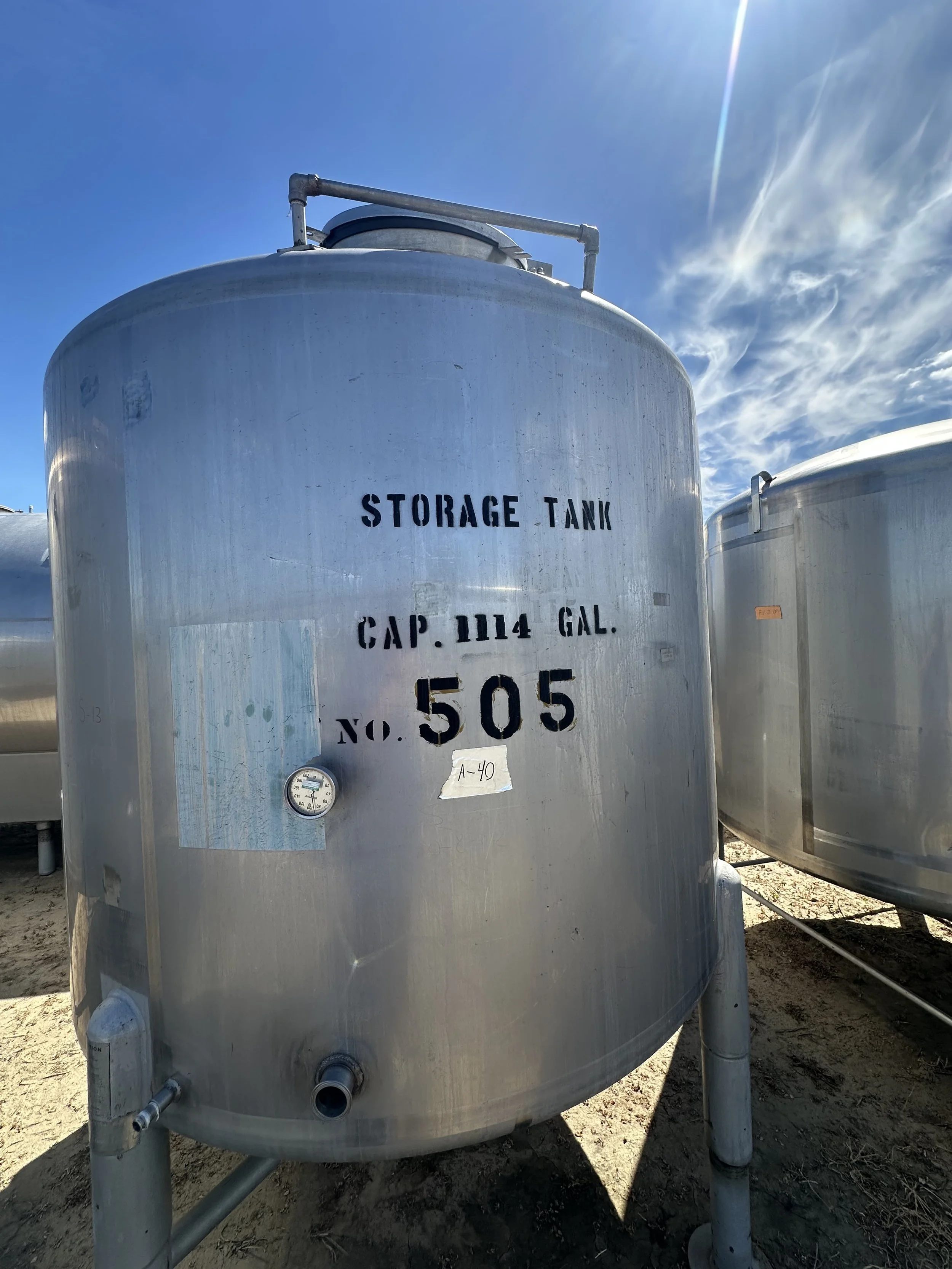 A39 2026: 1,100 gallon dish bottom stainless steel food grade tank