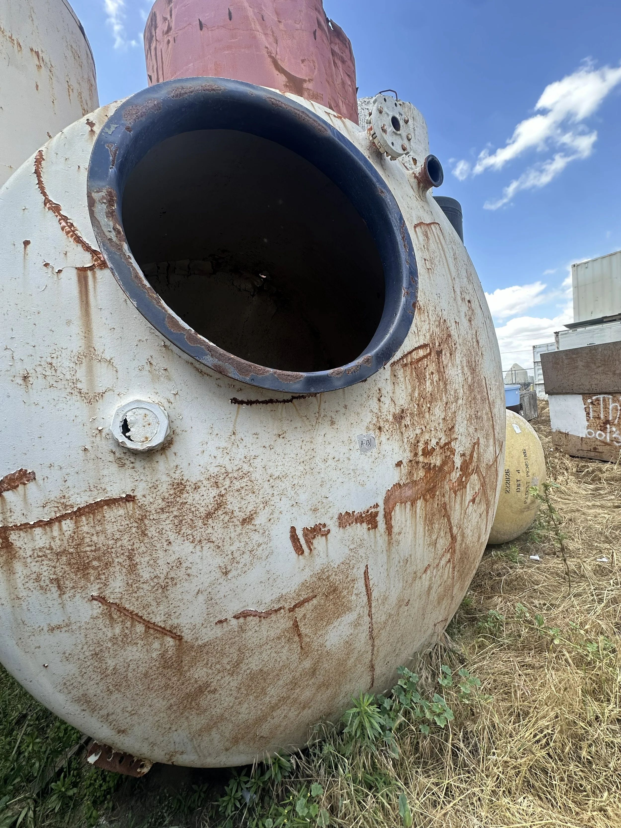 A131 2026  4,000 gallons glass lined, dish bottom, no legs