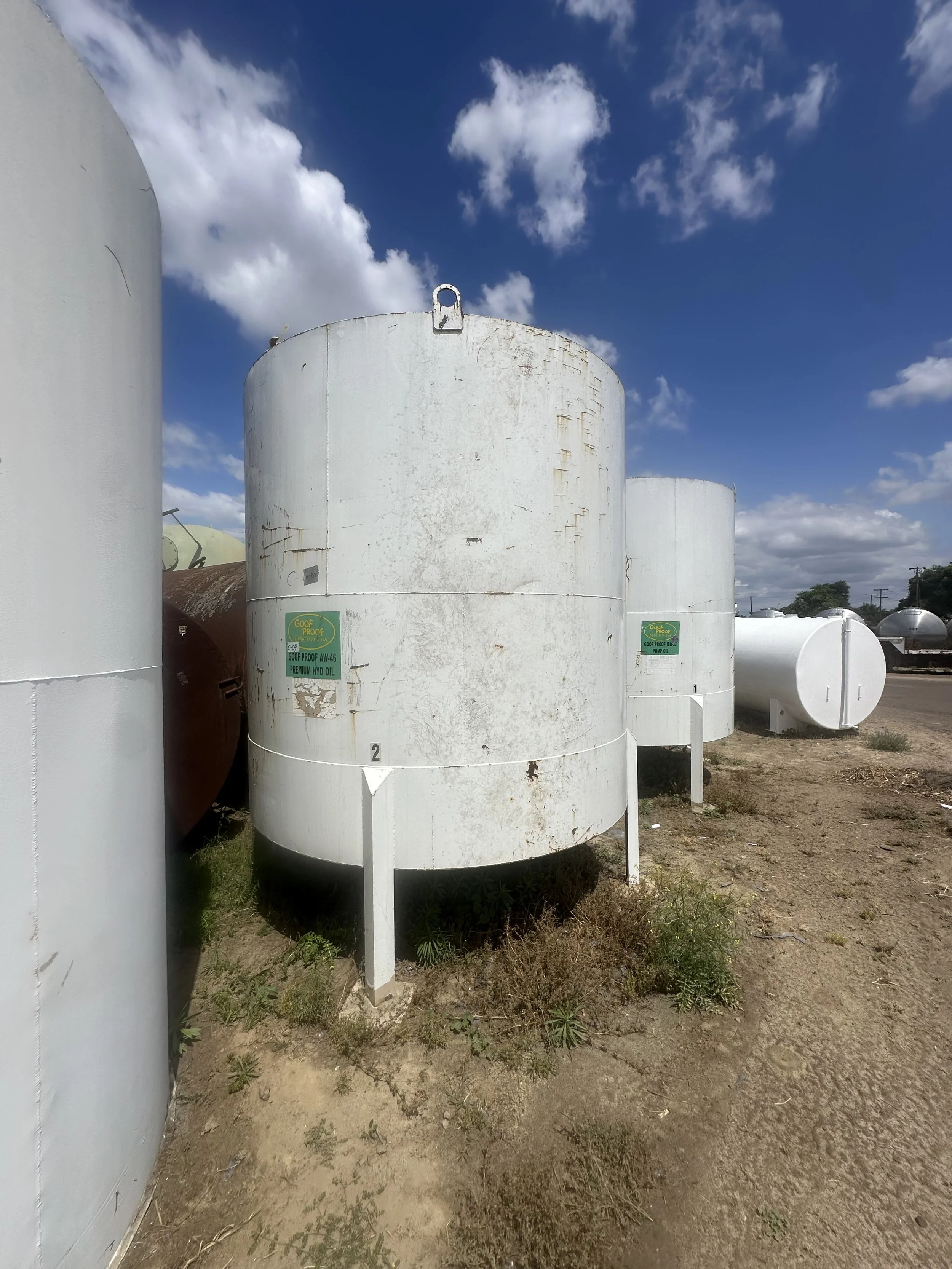 A143 2026: 3,500 gallon oil tank.