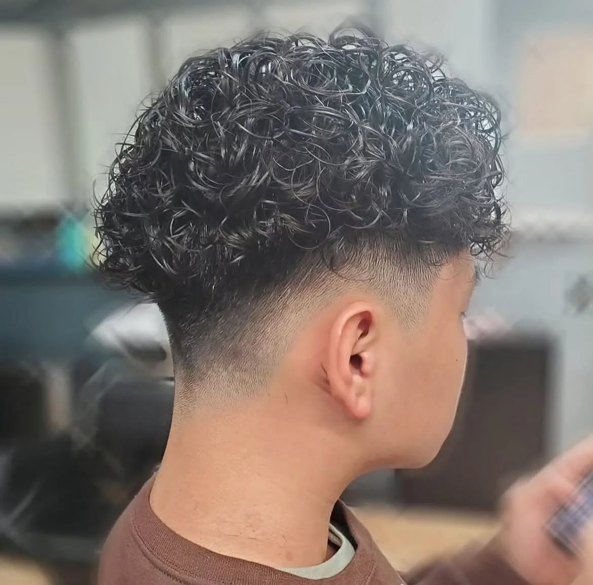 Hi everyone, just a heads up Stylist Judy is officially on maternity leave until further notice. For those who need men's cuts or boys cuts. Please reach out to our other stylist/barber @hairby_see to book your appointment before the holidays. 

PH: 