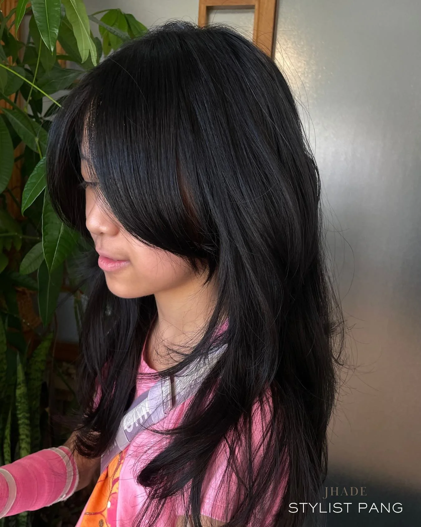 Jane let me take a photo of her haircut 🥹 Holiday appointments are filing up! Book online with @stylistpang http://www.StylistPang.as.me/ 

#Mkehairextensions #milwaukeemua #mkebrows #milwaukeeasianfood #mkelashes #mkeasianfood #mkeasianstylist #mke
