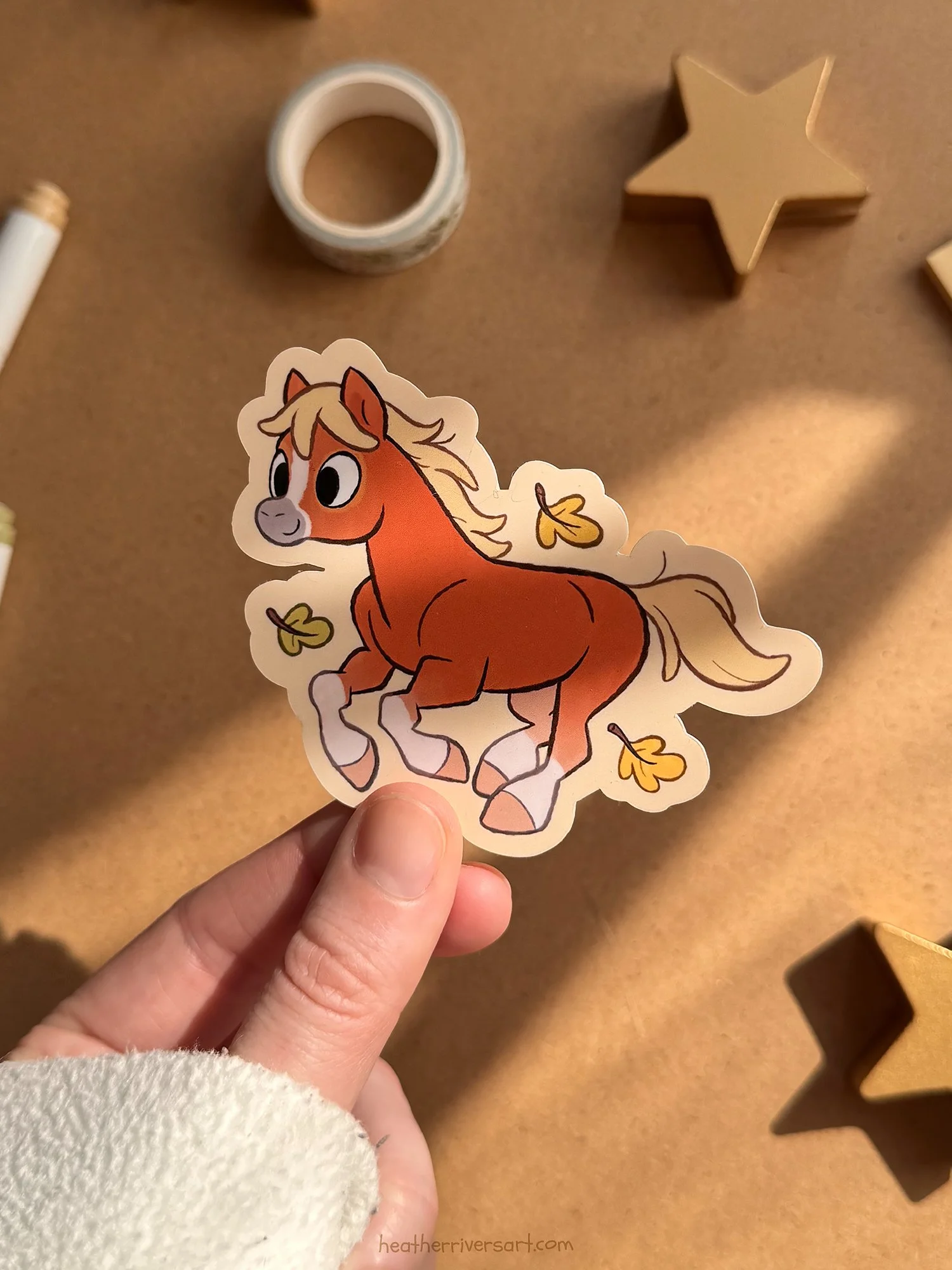 00_FallPonies_flaxen_hand.jpg