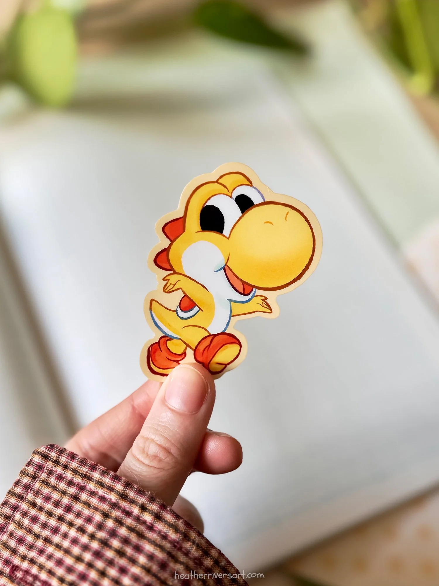 Yoshi_Yellow_Sticker_Hand_02.jpg