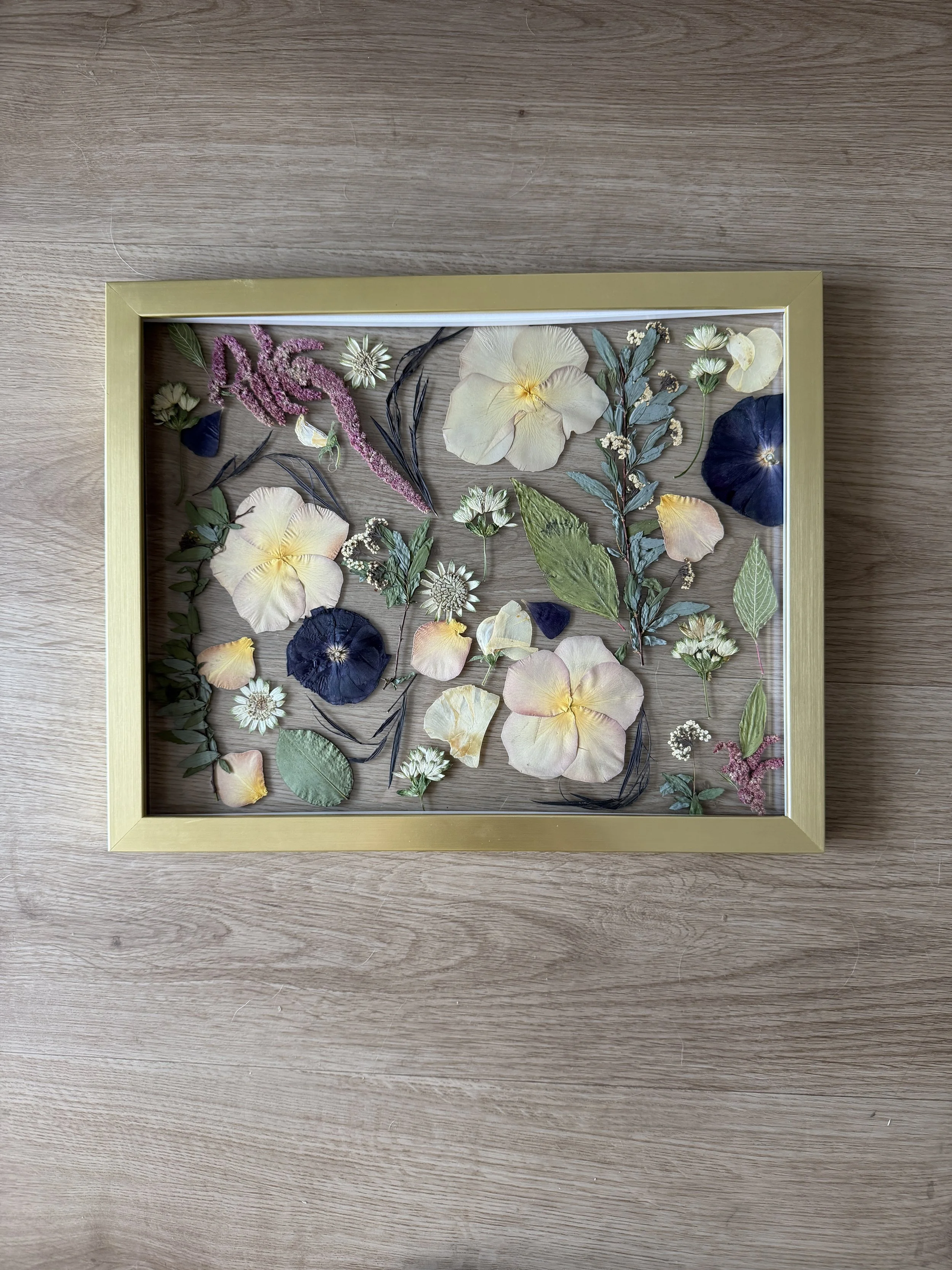 11x14 Gold Frame in Meadow Style 