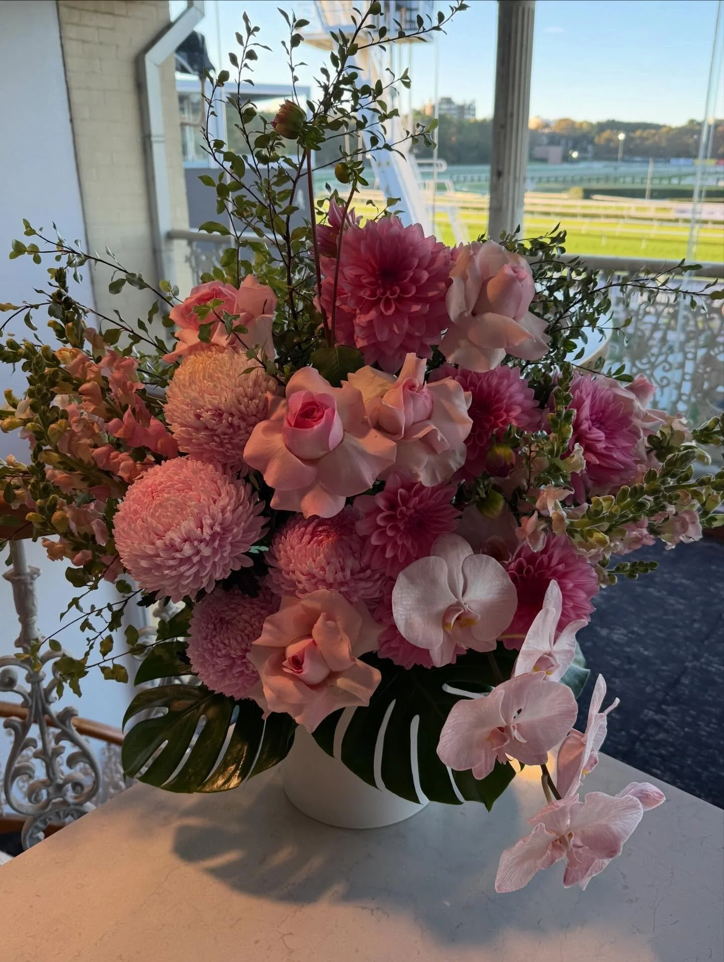 High Tea 🫖🌸 #champangeroom #atc #schweppesallagedstakesday #centrepieces #flowersbyzoesydney