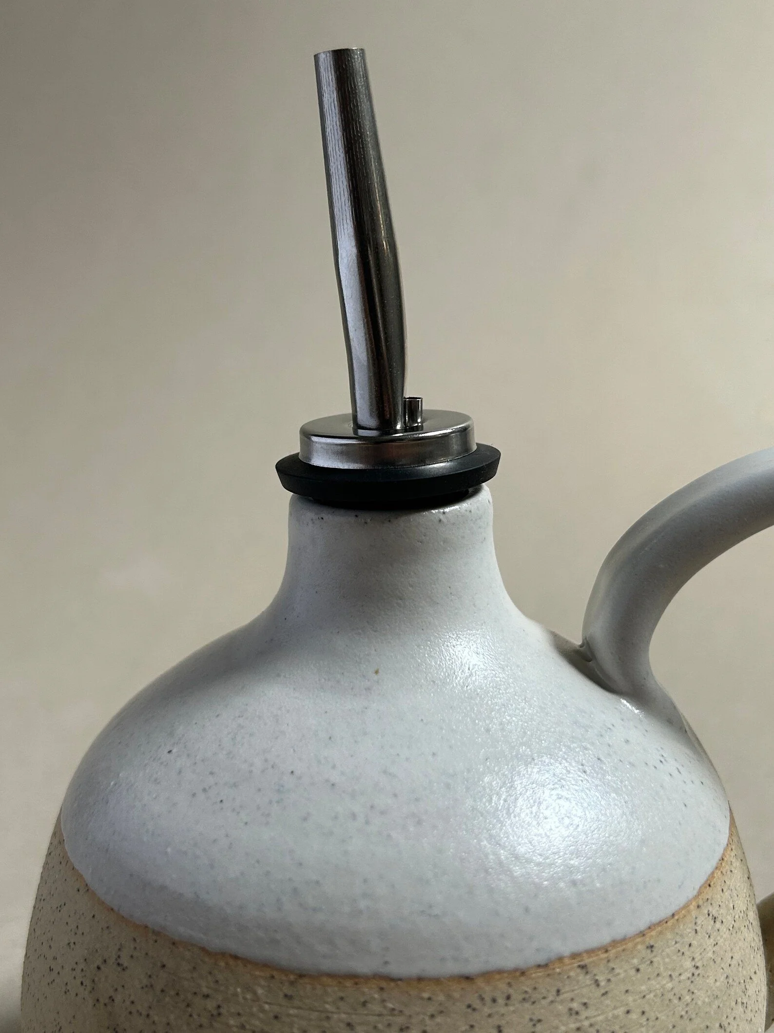 oil-pourer-detail-organic.jpeg