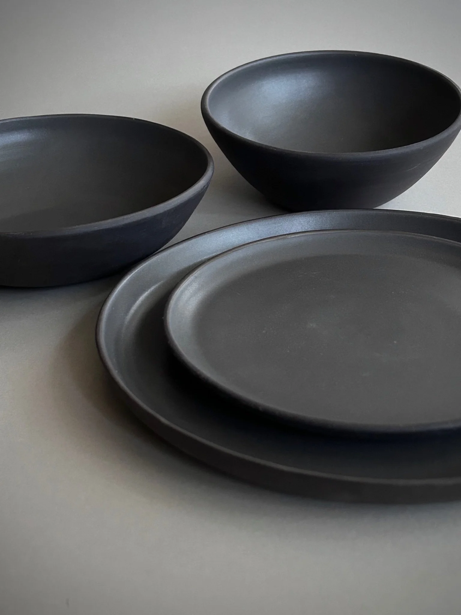 black-stone-dinner-set-02.jpeg