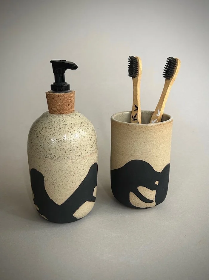 soap-dispenser & toothbrush-holder.jpeg