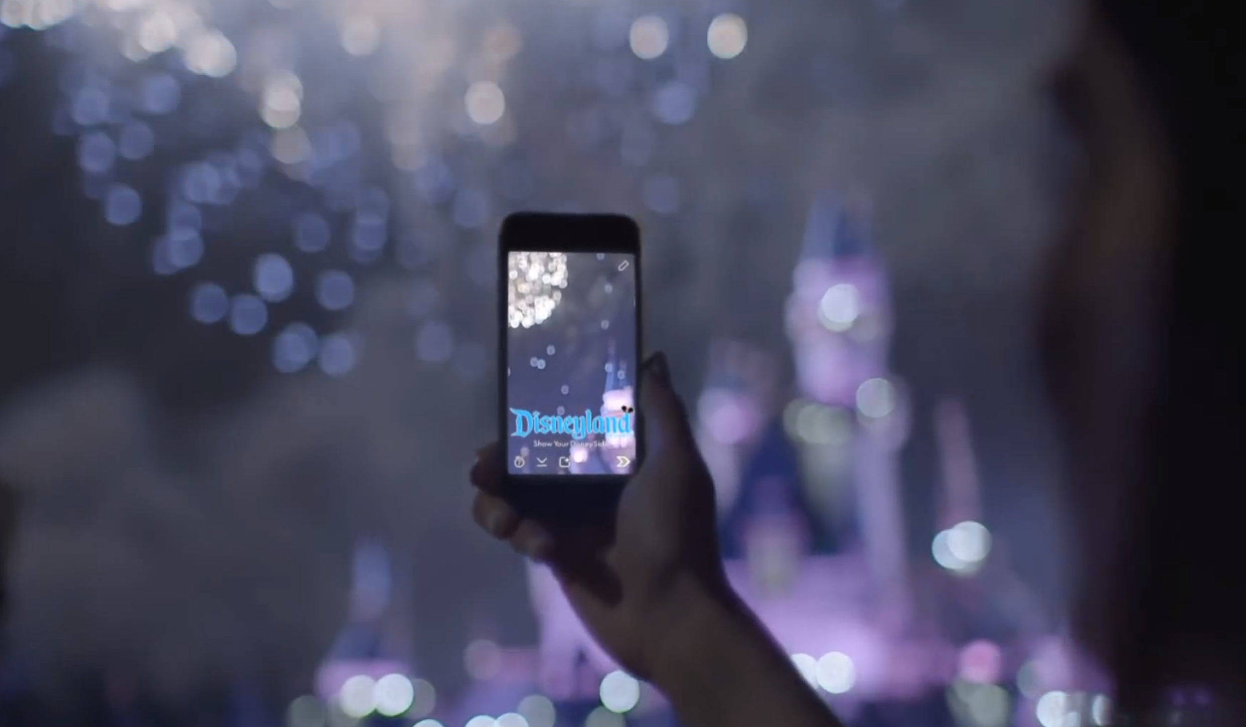 Snapchat: Introducing Geofilters