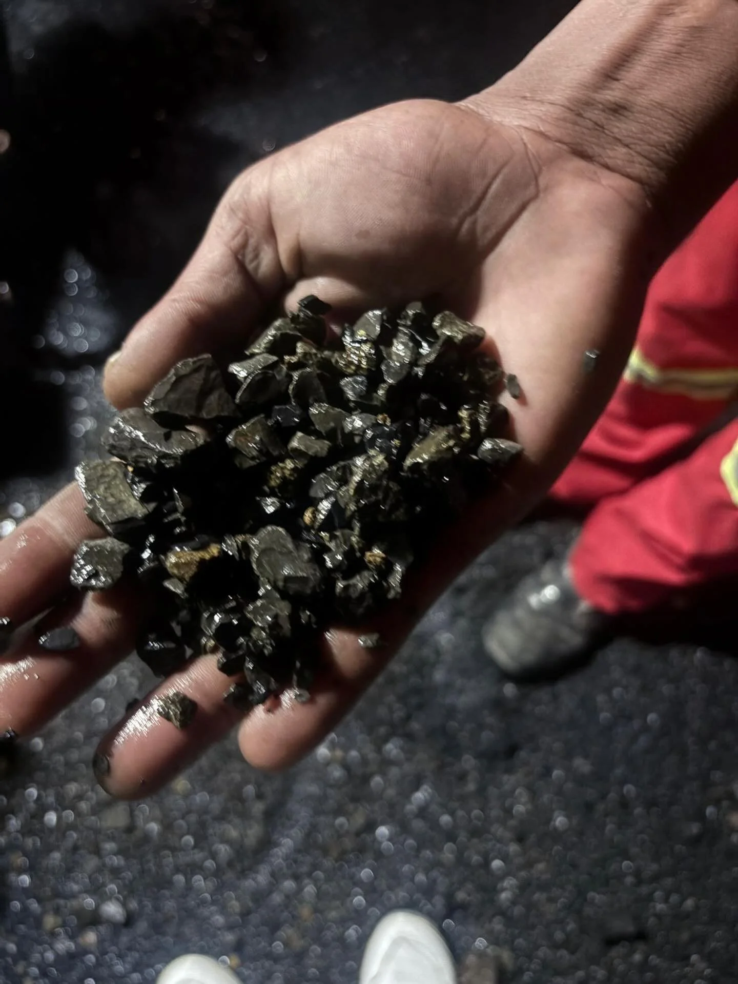 🛠️ Unearthing the Earth&rsquo;s layers as we drill down for clean water! Each layer tells its own story, guiding us closer to a life-changing resource. Here&rsquo;s to breakthroughs, discoveries, and a future of abundance. 🌍💦 #BoreholeJourney #Geo