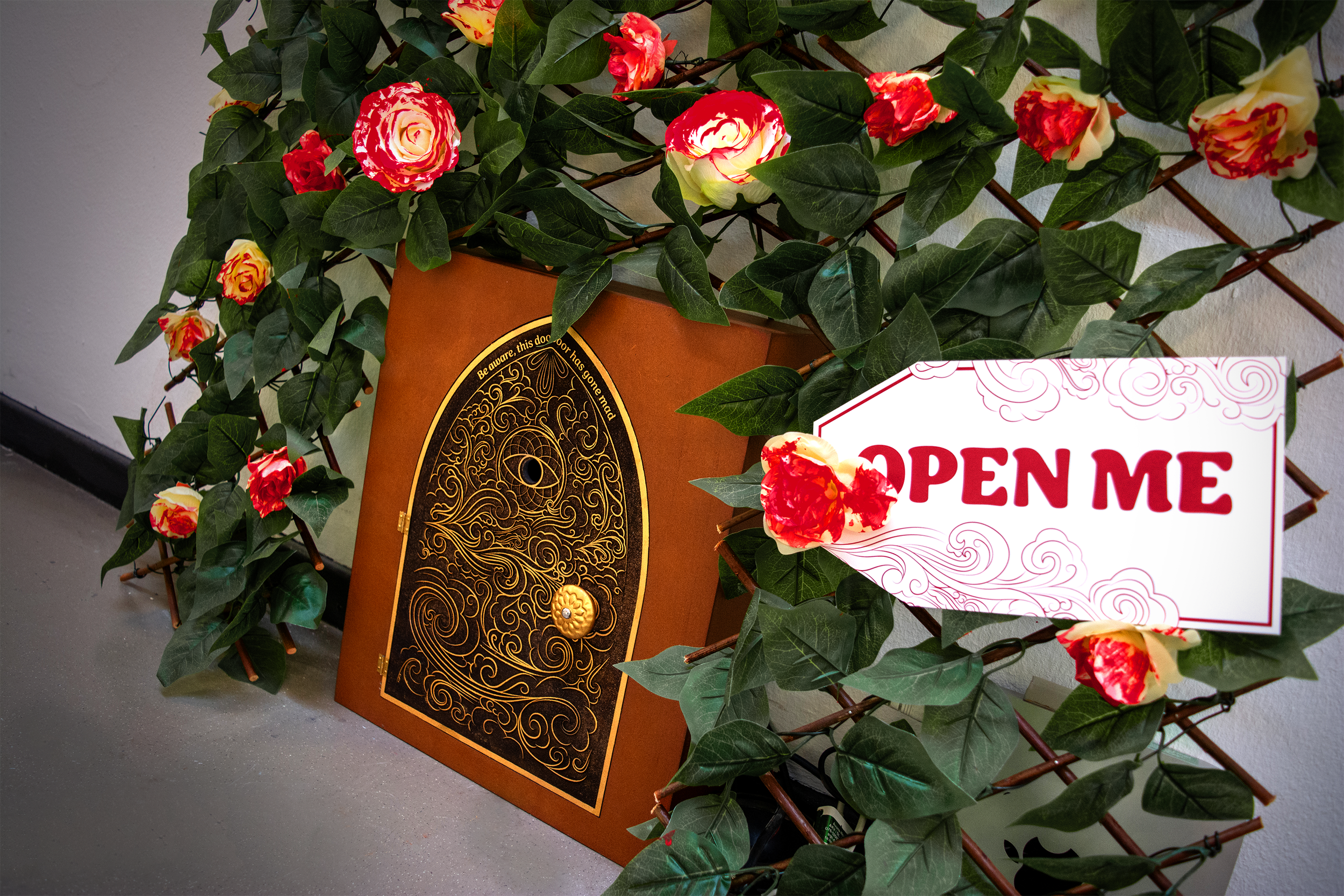 Talking door - Alice in wonderland themed project | Mei-Lin Slokkers | A multidisciplinair designer