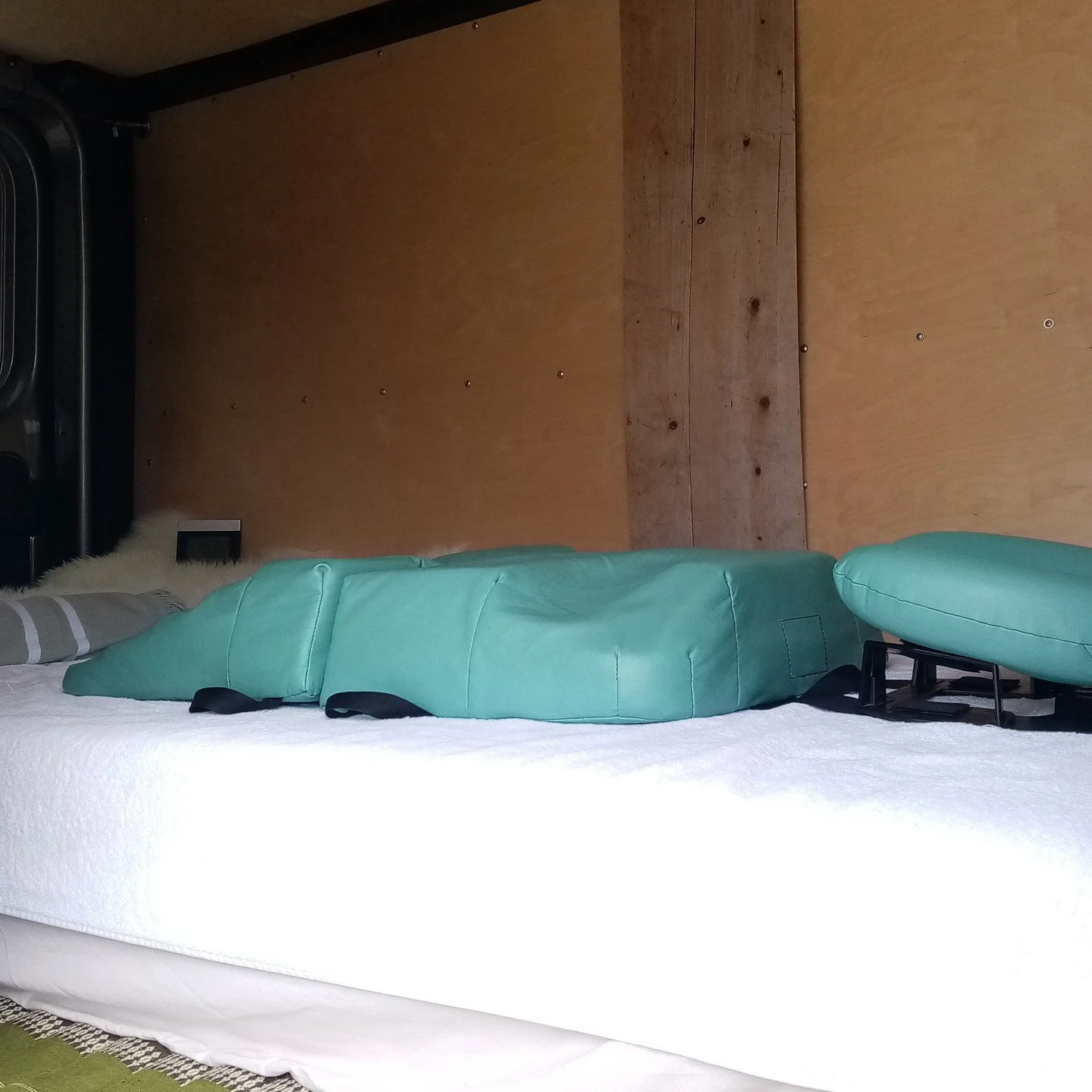 The Ener-Chi-Bus is joining a yoga event this sunday @bocadero 

📌 12/6/2022
&ldquo;Yoga In The Mix&rdquo;
14-15u30
-> Between 14 &amp; 18u there is also a market with the coolest market stalls (selfmade clothes, surfboards, jewels, bracelets, sh