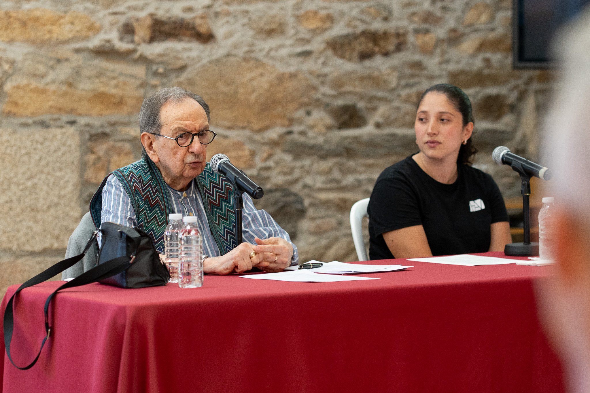 Coloquio Roger Salas_1.jpg