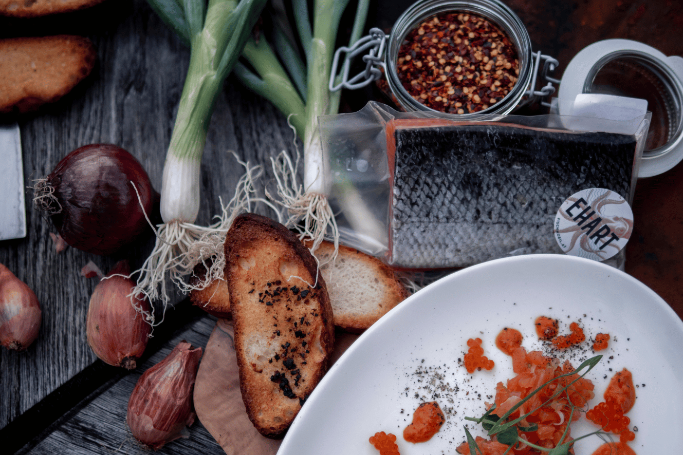 fischmobil-raeucherlachs-tartar.png