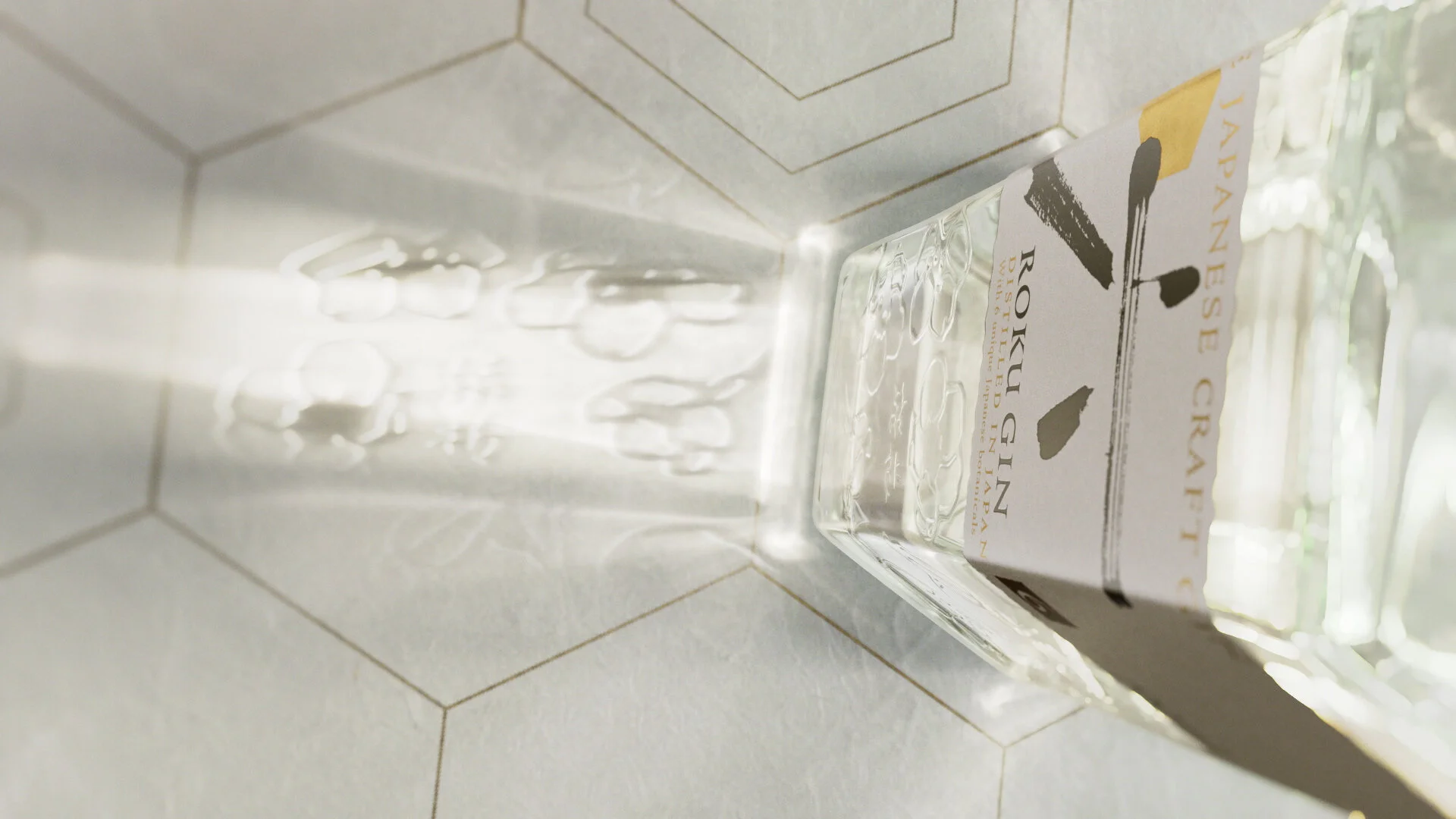 Suntory Gin Bottle Caustics 01.jpg