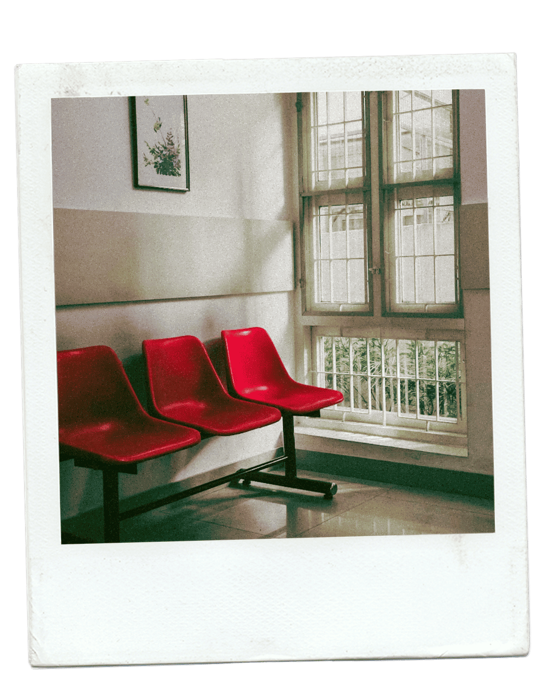 Polaroid — chaises rouges dans une salle d'attente