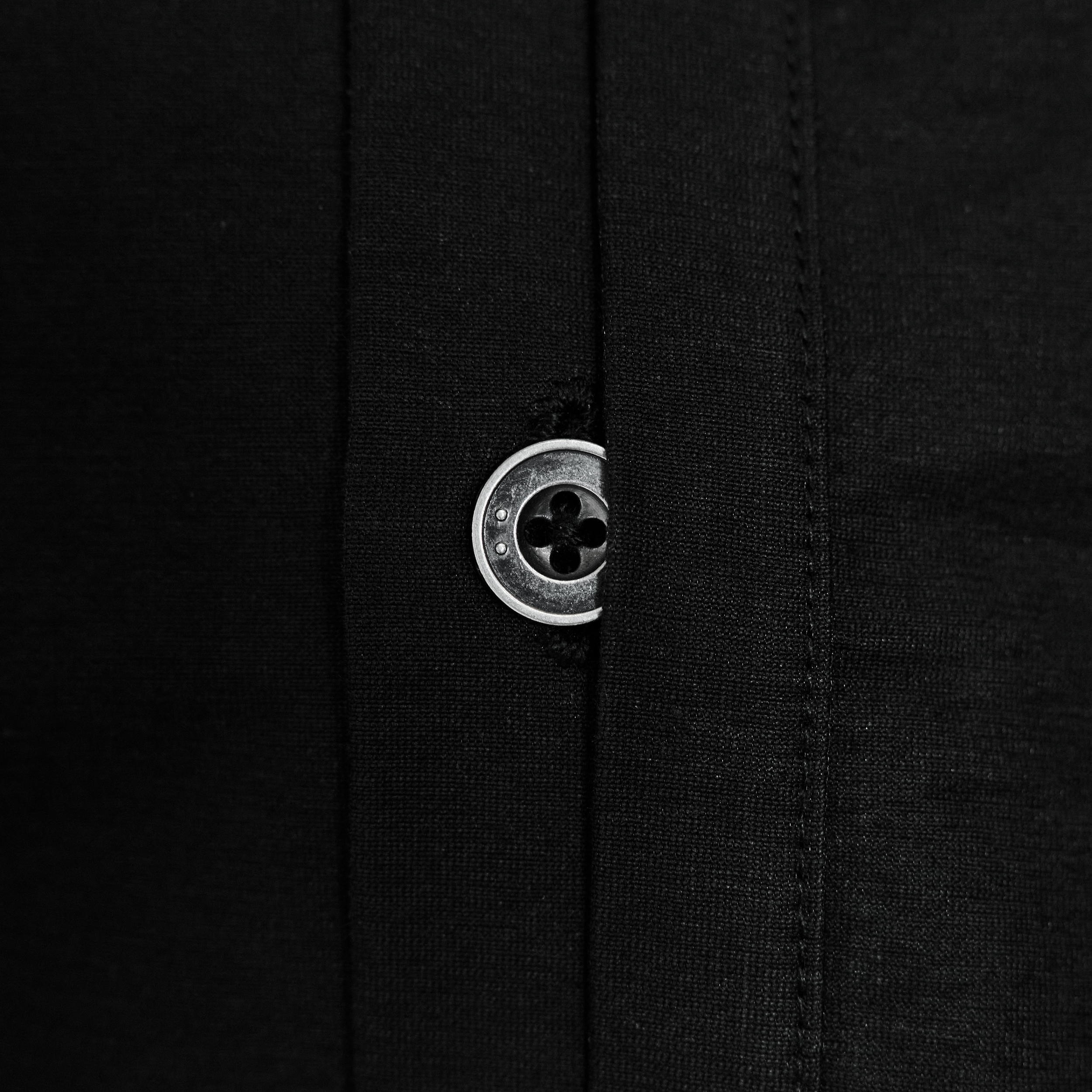 SLIT OVERSHIRT_BLACK_D5.png