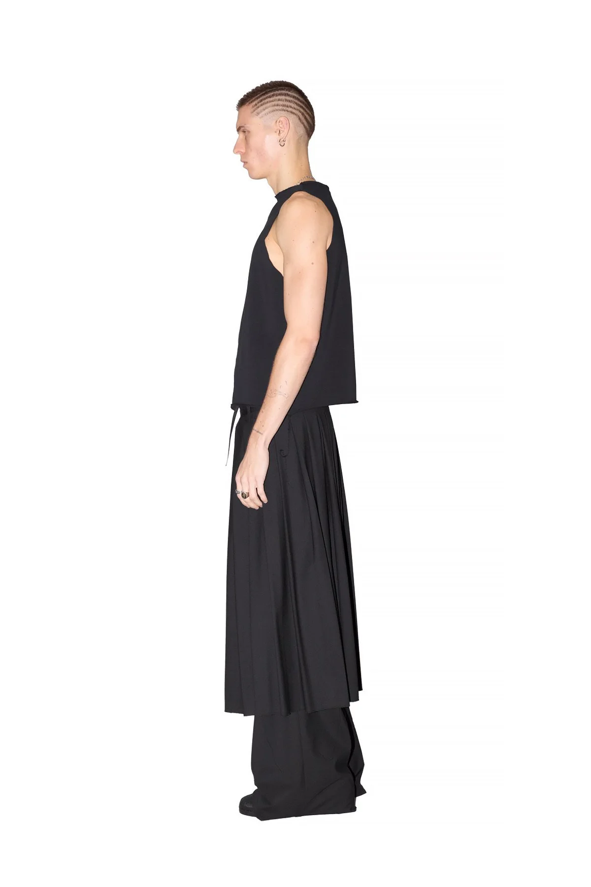 pleated-maxi-skirt-unisex-tank-top-nawara-pendrecky-fit2.JPG
