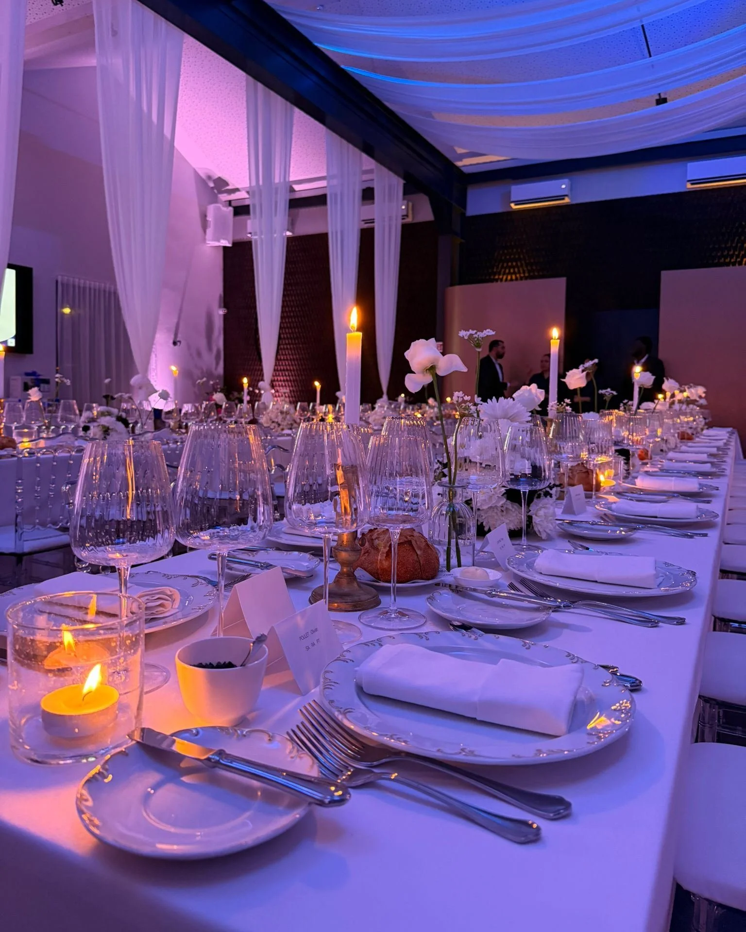 Votre prochain &eacute;v&eacute;nement m&eacute;rite un cadre d'exception. 

Notre salle d'&eacute;v&eacute;nement peut accueillir vos galas, mariages, d&icirc;ners d'entreprise dans une atmosph&egrave;re unique entre patrimoine et &eacute;l&eacute;g