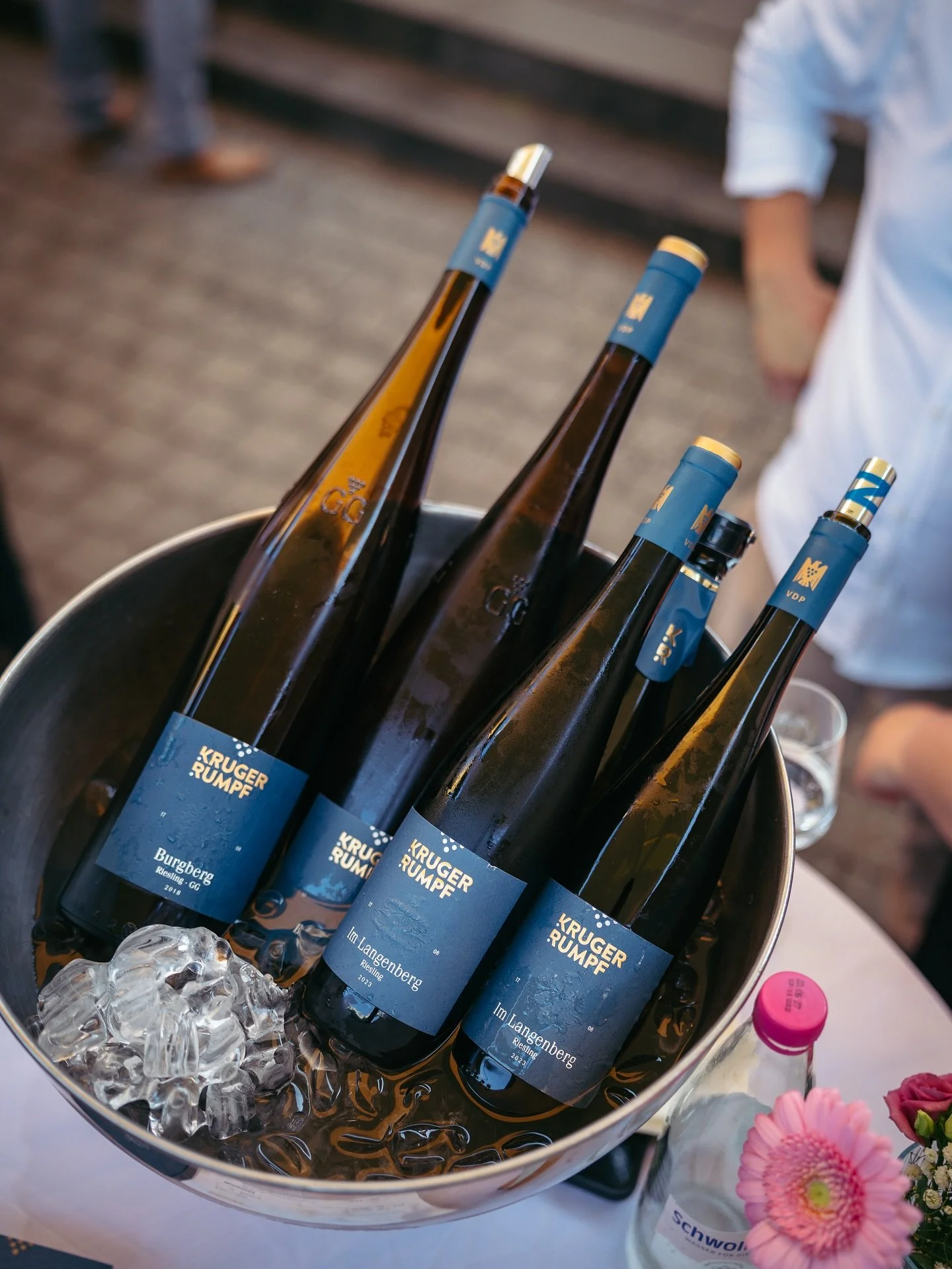 KOMM N&Auml;HER - Nah(e)Bar 2025 

#vdp_wasfuerweine #vdp #krugerrumpf #wine #winefreak #organic #biodiversity #winestagram #wineenthusiast #instawine #winelover #winetime #naheamwein #krugerrumpfontour #winemaker #vdpnahe #vdpdiepr&auml;dikatsweing&