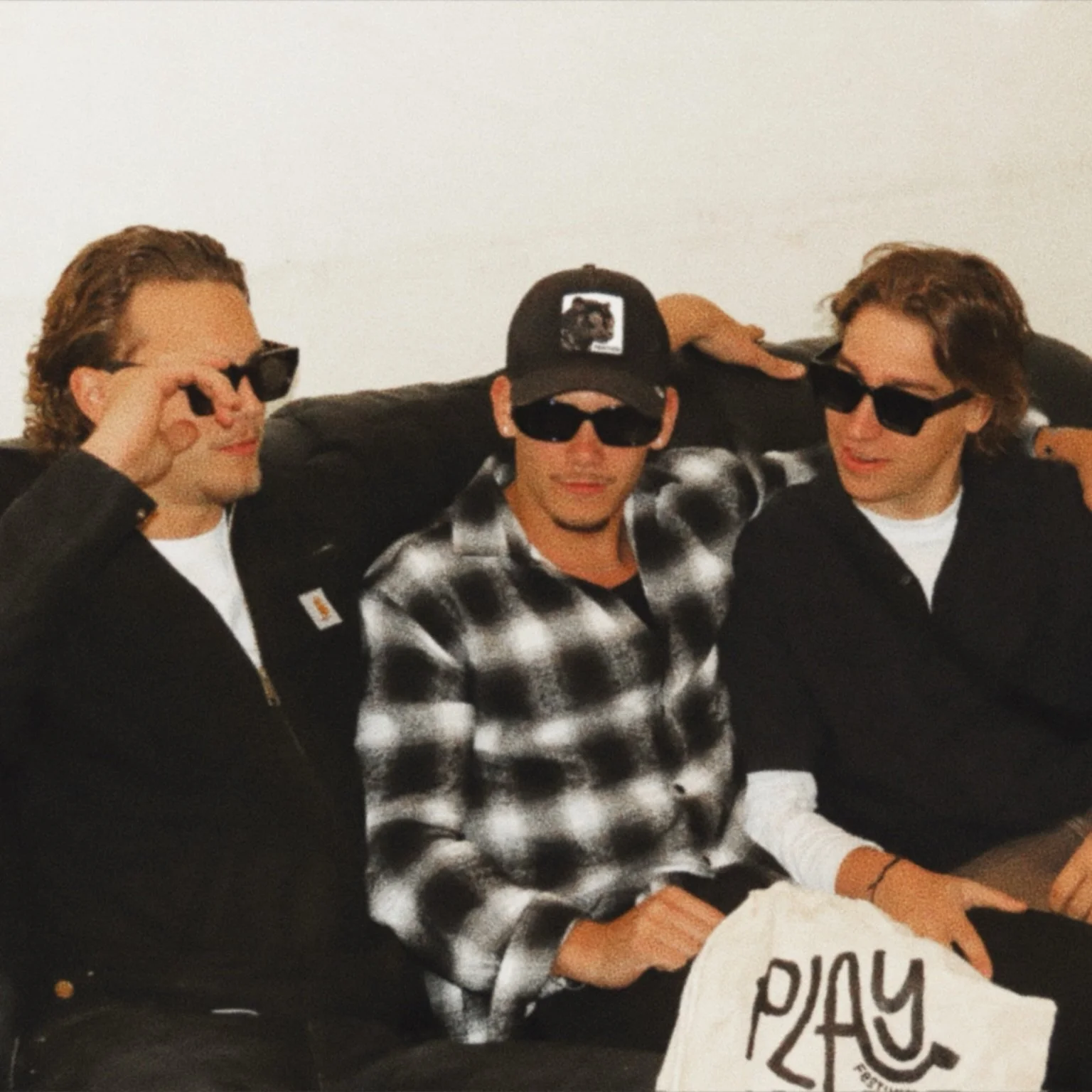 MAY.

2 shows. Eerste festivals van het seizoen. Zonnige dagen, volle energie en publiek dat alles meegaf 🌞🔥

Van Play Festival tot Spinola Live, deze maand voelde als een veelbelovende begin van het festivalseizoen. Dankbaar voor iedereen die erbi