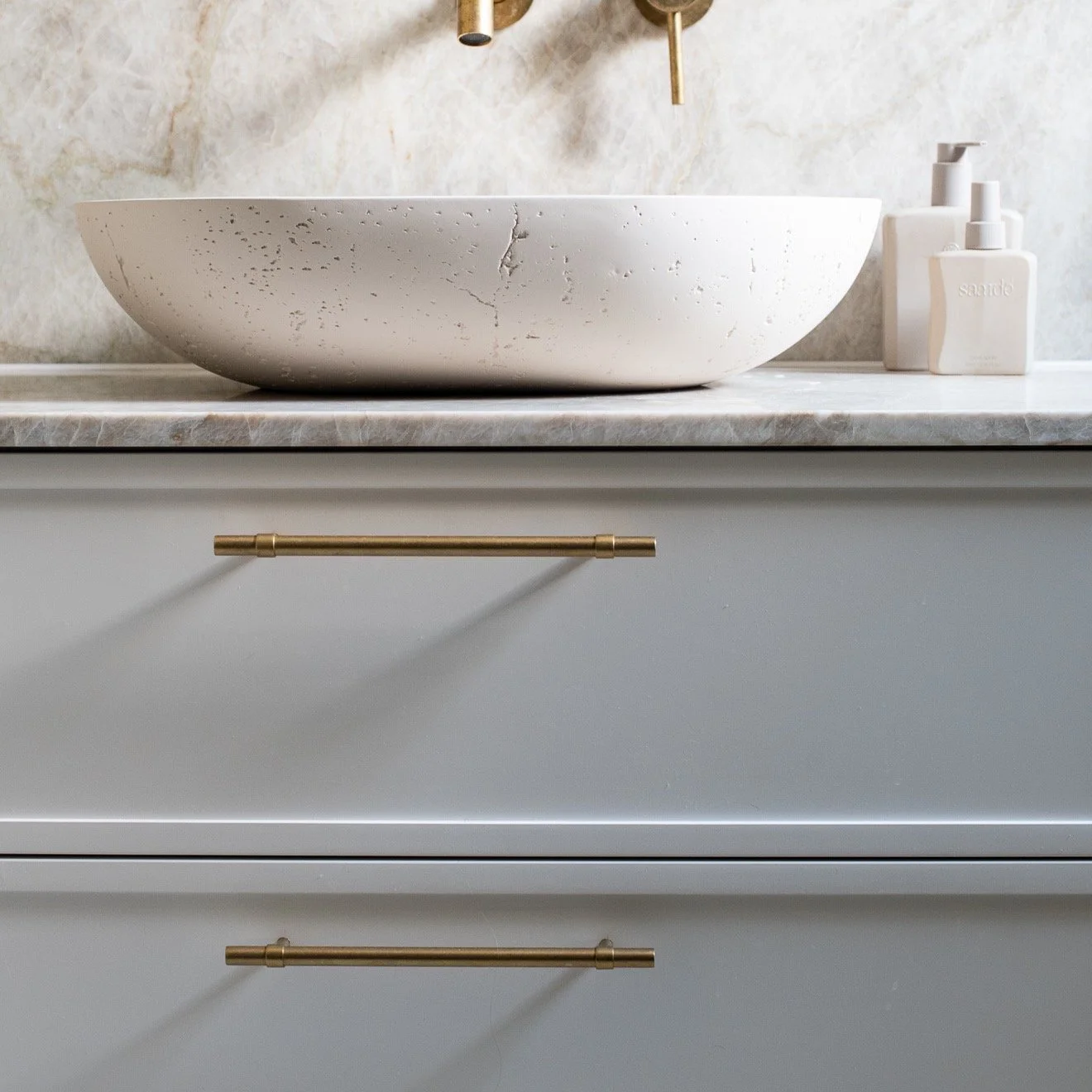 Queens Park 
A bathroom designed to feel as though it has always belonged within this beautiful Federation home.
The brief was to create a space that was elegant and sophisticated, while also highly functional for a busy family home. Rich, vertically
