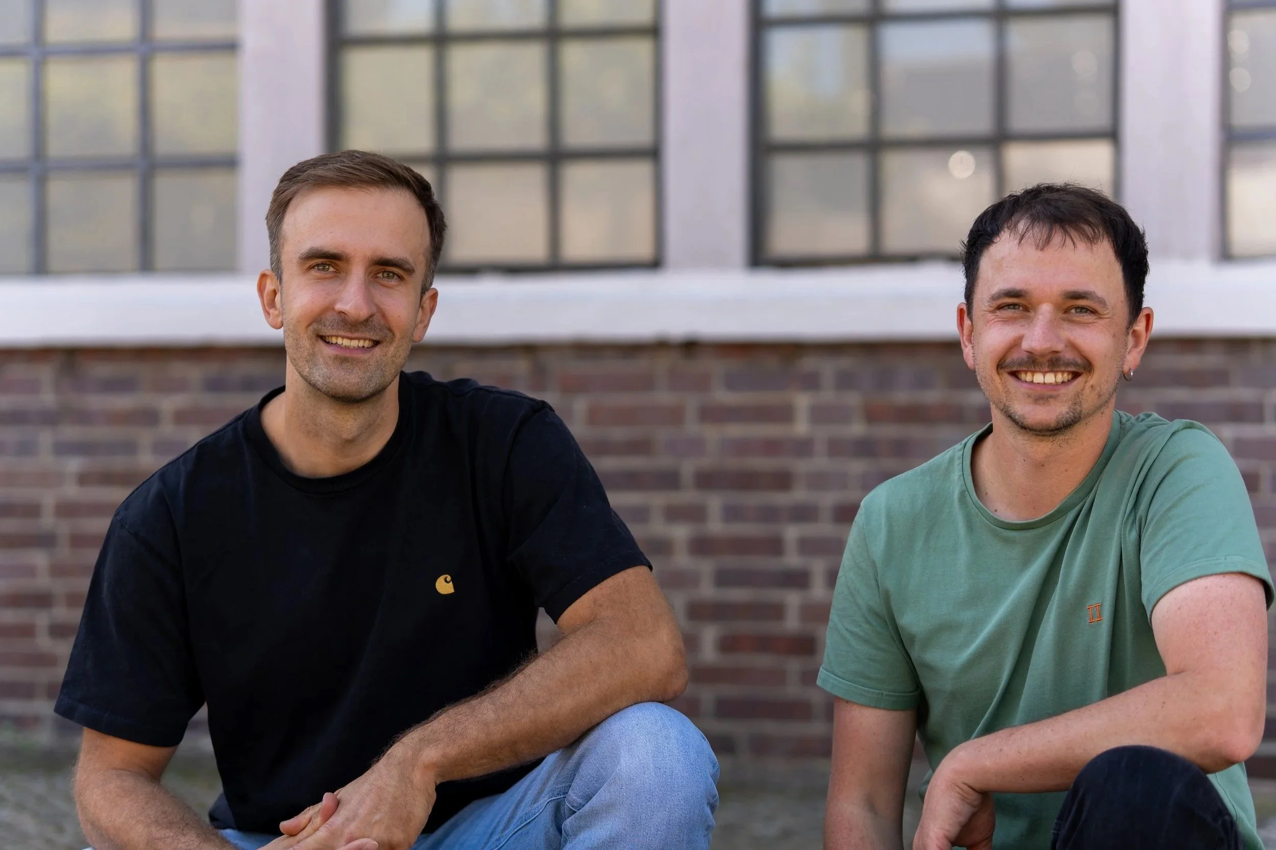 Mattes Thum und Martin Großpietsch bei EcoTop – Experten für Photovoltaik, Elektroinstallation und technische Projektabwicklung für nachhaltige Energielösungen.